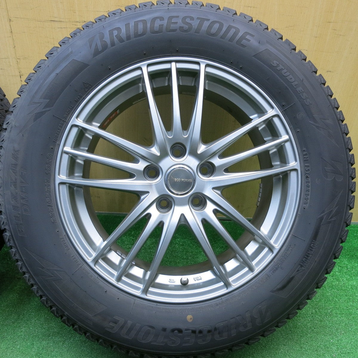 バリ溝！21年！キレイ！9分★スタッドレス 225/65R17 ブリヂストン ブリザック DM-V3 ECO FORME エコフォルム 17インチ PCD114.3/5H★5120405HAス
