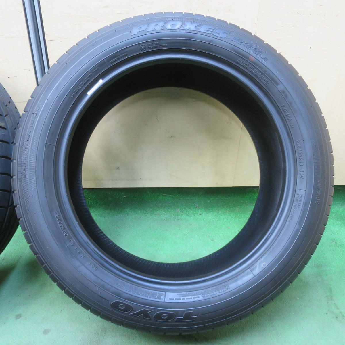新車外し！23年★225/55R19 トーヨー プロクセス R46A タイヤ 19インチ ハリアー 40系 アルファード ヴェルファイア CX-5 CX-8 等★6011506イノタ