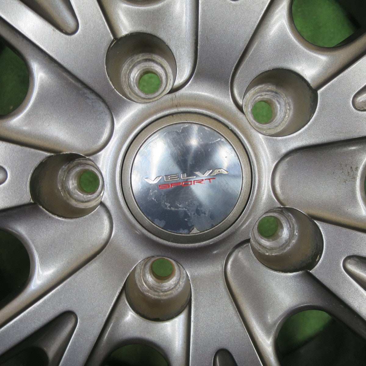 バリ溝！22年！キレイ！9.5分★スタッドレス 225/55R18 トーヨー ウインター トランパス TX VELVA SPORT ヴェルヴァ スポーツ 18インチ PCD114.3/5H★5112504TTス