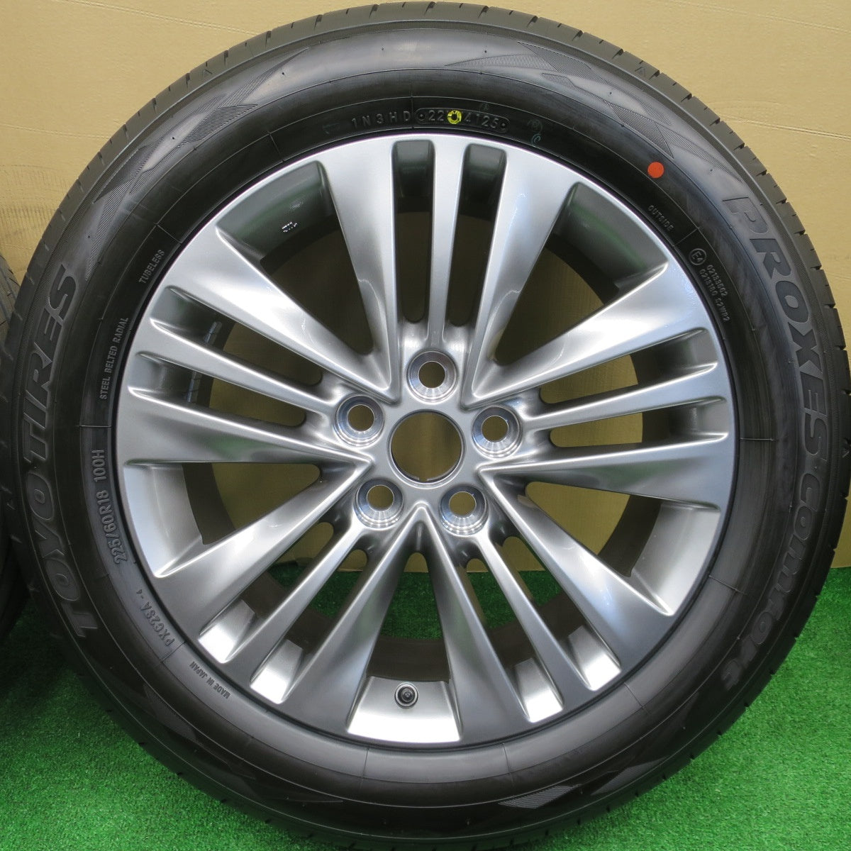 新車外し！25年★トヨタ 40系 アルファード ヴェルファイア Zグレード 純正 225/60R18 トーヨー プロクセス コンフォート 18インチ PCD120/5H★5112701NKノ