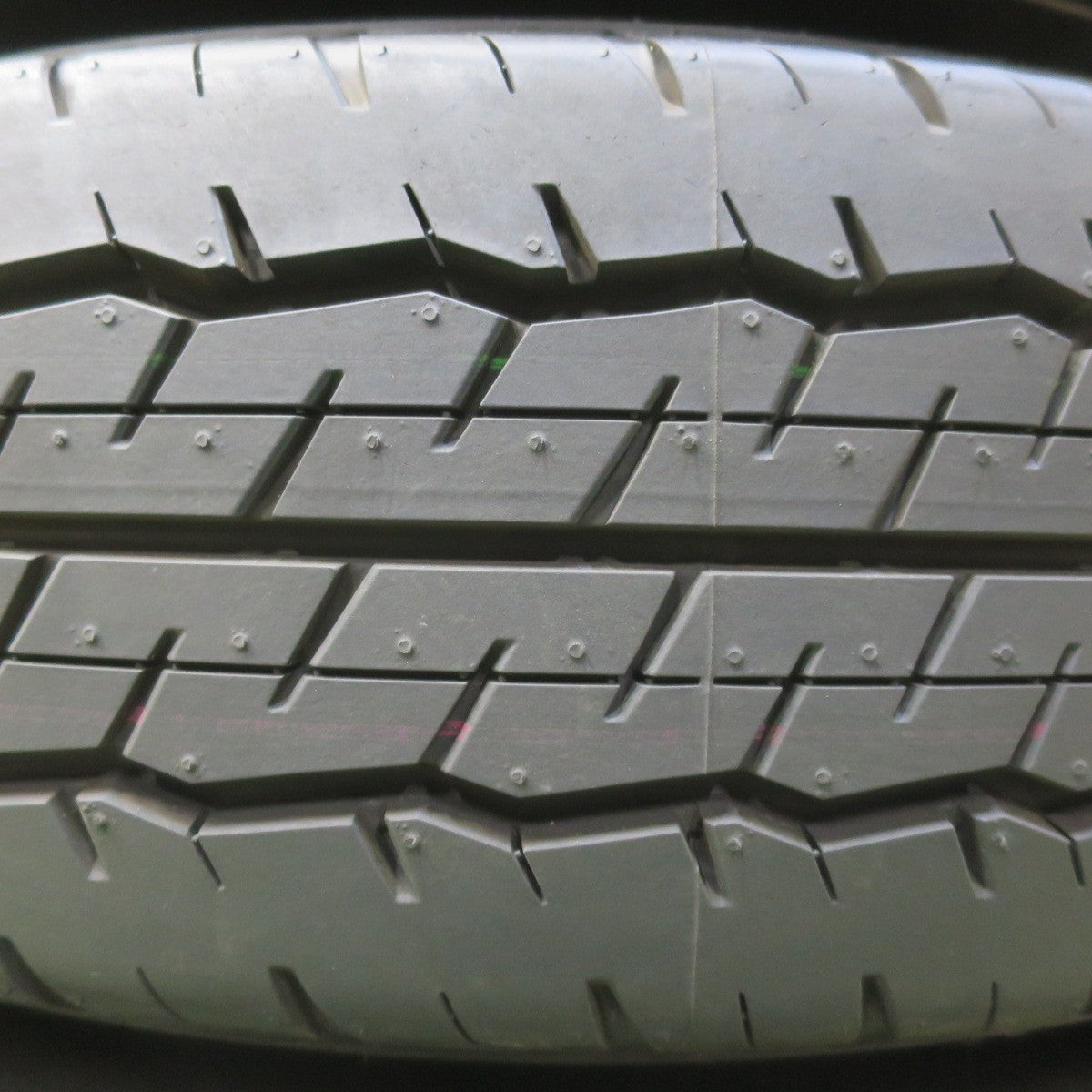新車外し！26年◎トヨタ 200系 ハイエース 純正 スチール 195/80R15 107/105S ダンロップ SP175N 15インチ PCD139.7/6H◎6081001イノ