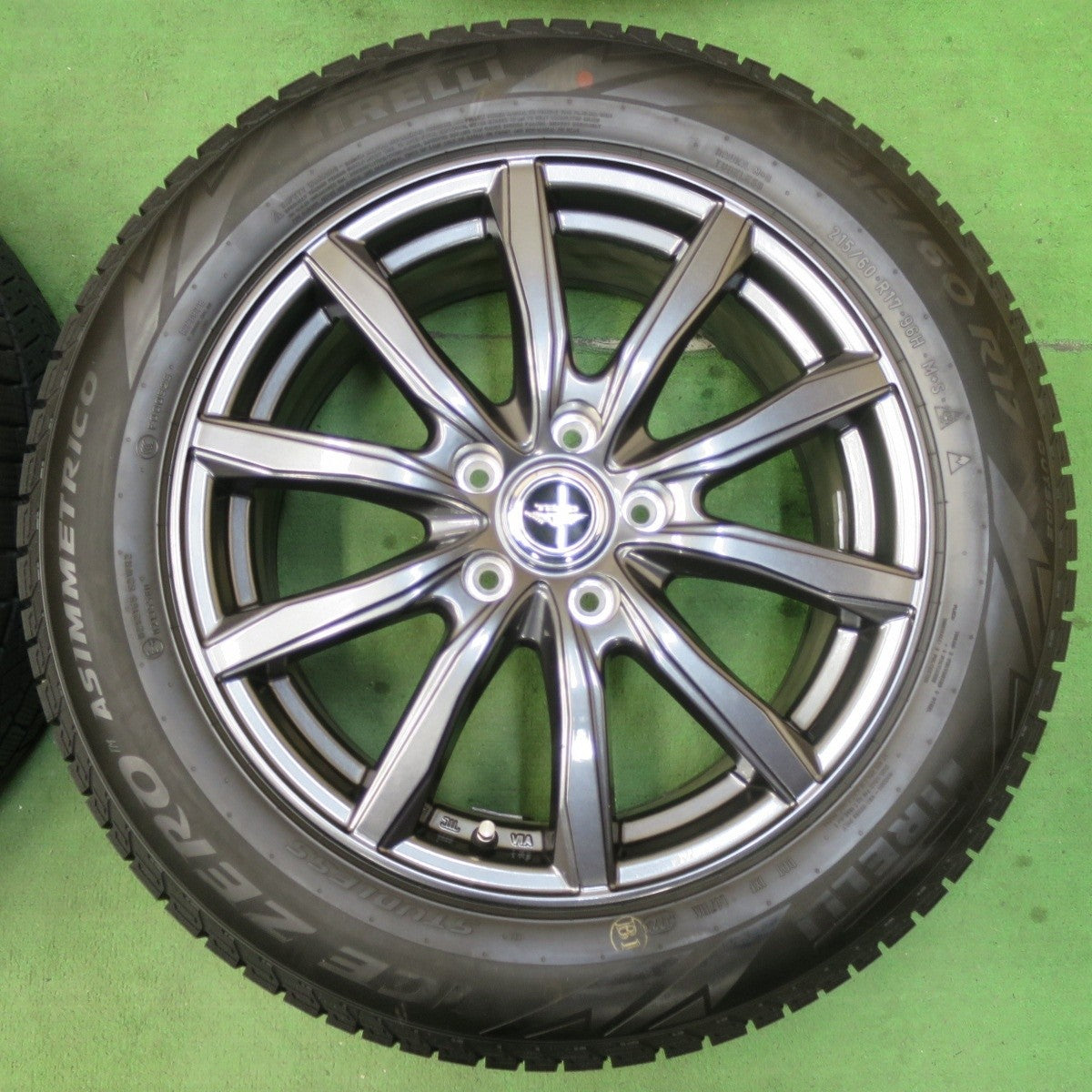 バリ溝！23年！キレイ！ほぼ10分★スタッドレス 215/60R17 ピレリ アイスゼロ アシンメトリコ TEAD テッド 17インチ PCD114.3/5H★5022105イス
