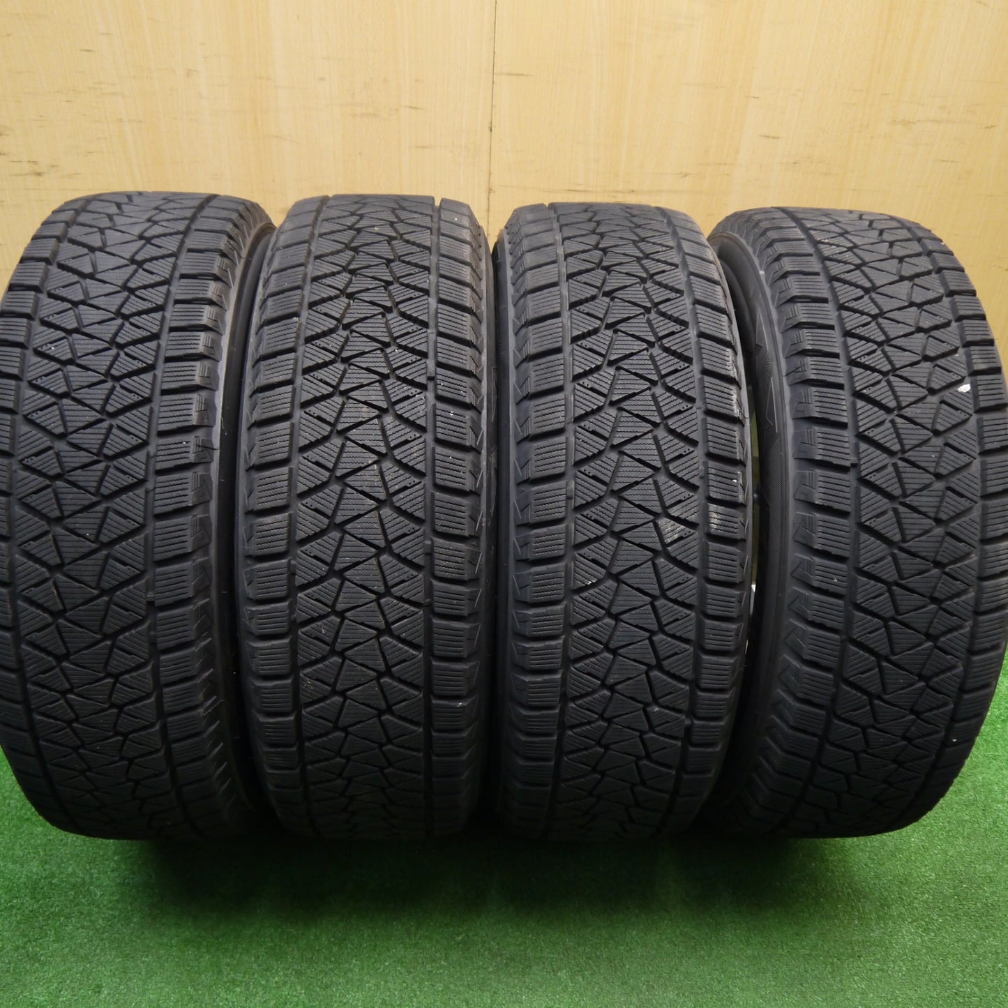 バリ溝！キレイ！9分★スタッドレス 225/65R17 ブリヂストン ブリザック DM-V2 Schneider シュナイダー 17インチ PCD114.3/5H★5103105Hノ