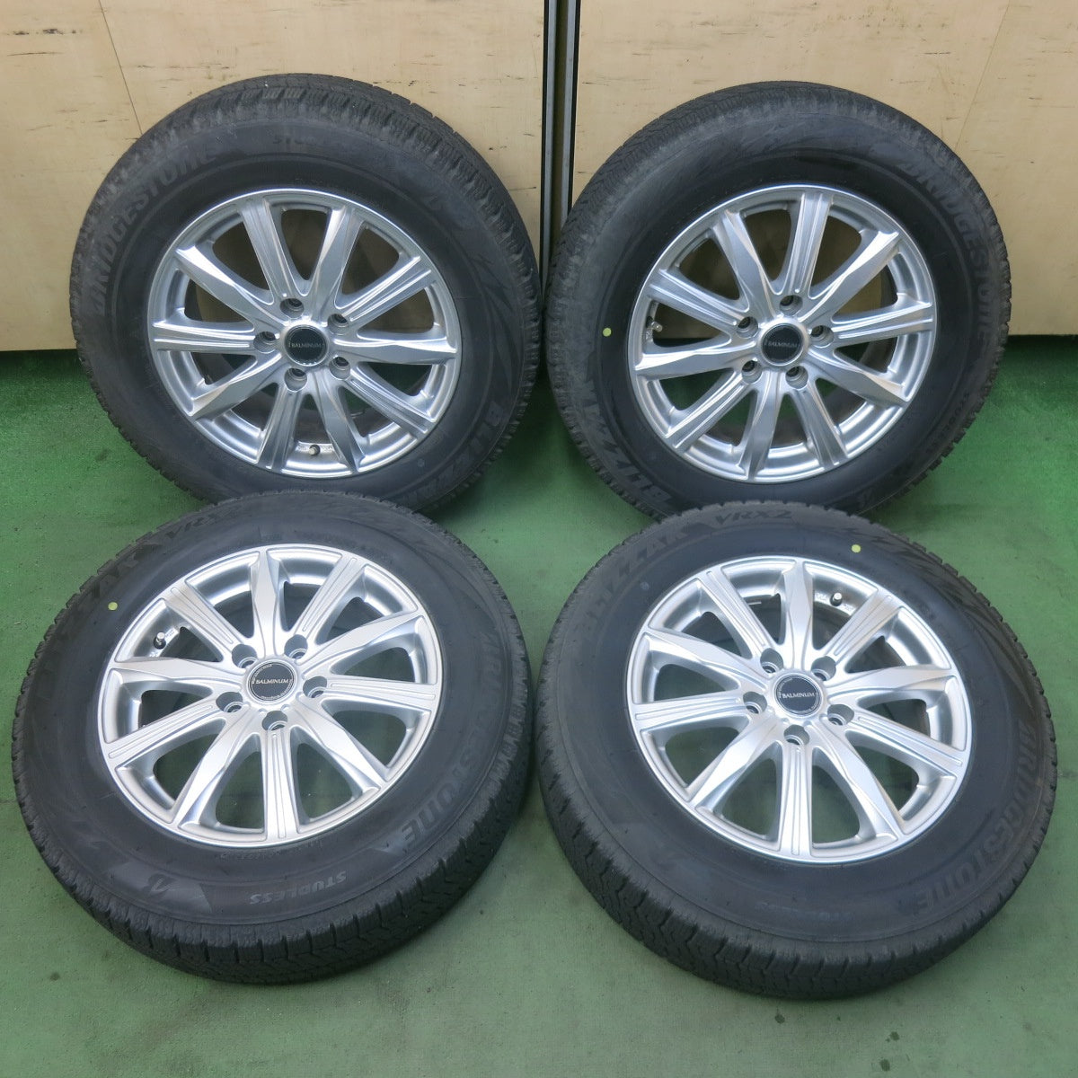 バリ溝！キレイ！9分★スタッドレス 205/65R16 ブリヂストン ブリザック VRX2 BALMINUM KR10 バルミナ 16インチ PCD114.3/5H★6033002SKス