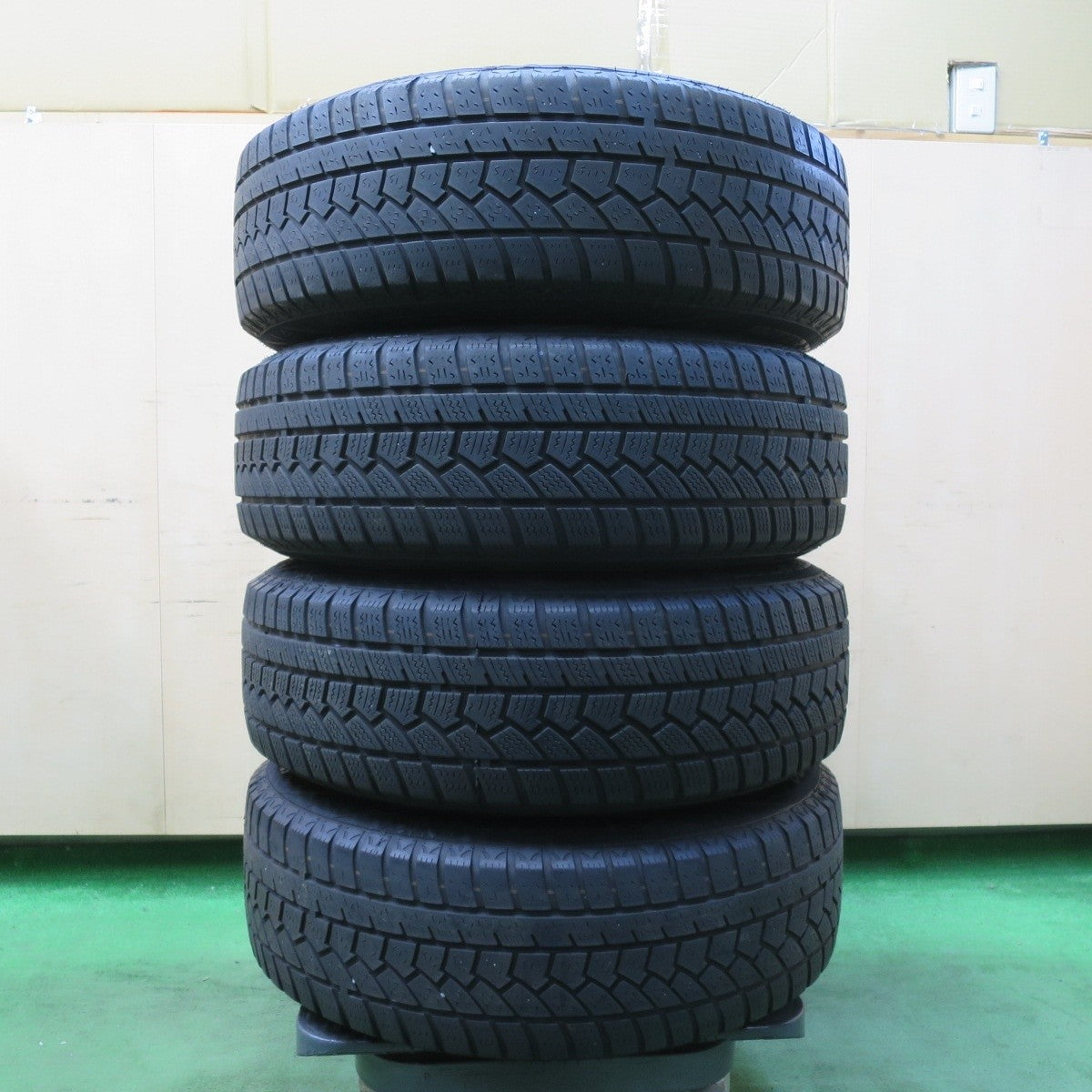 キレイ！21年★プリウス 等 195/65R15 スタッドレス インターステート DURATION30 BRANDLE-LINE ブランドルライン 15インチ PCD100/5H★5032706イス