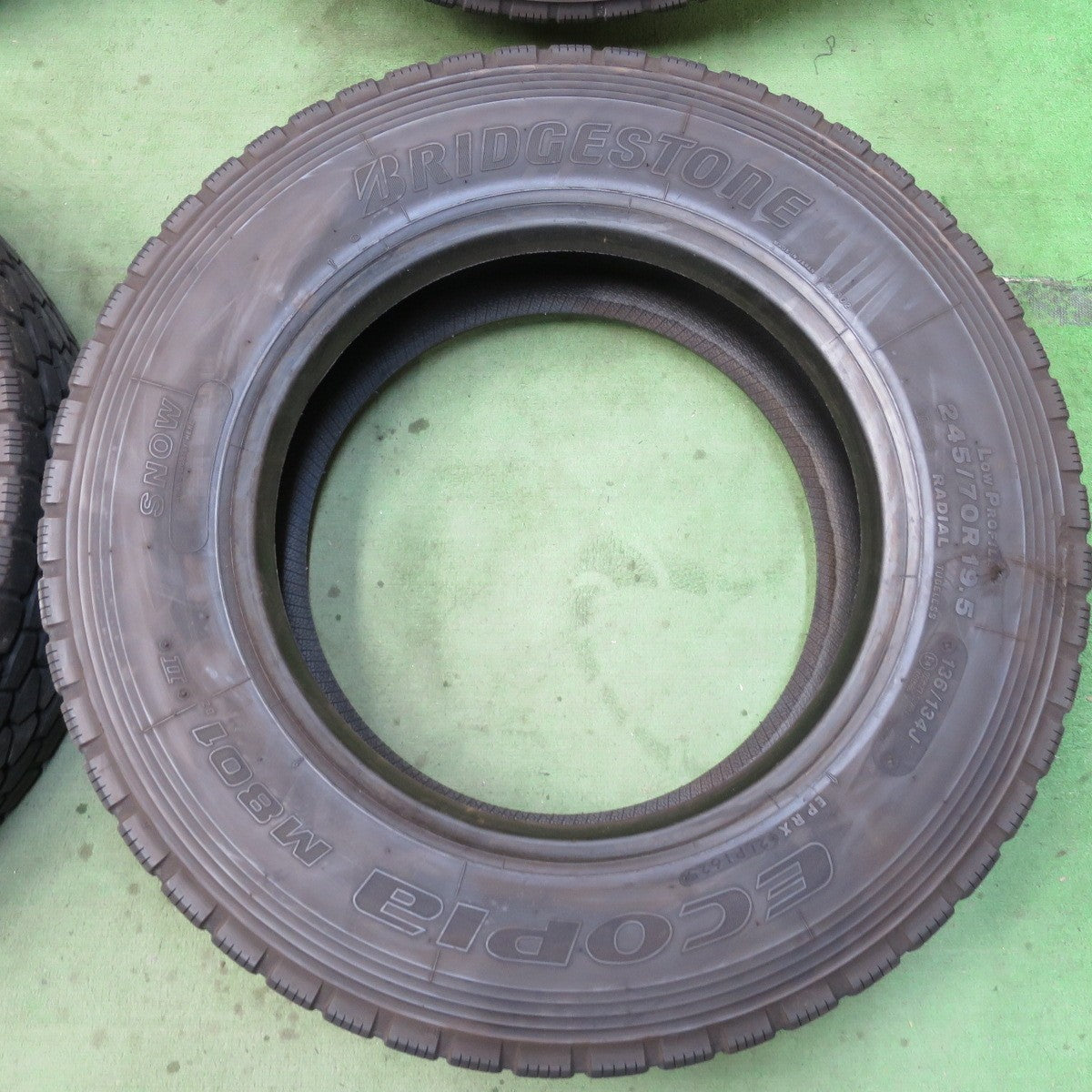 バリ溝！25年！9.5分★トラック タイヤ 245/70R19.5 136/134J ブリヂストン エコピア M801 Ⅱ ミックス オールシーズン 19.5インチ★6020609イスタ