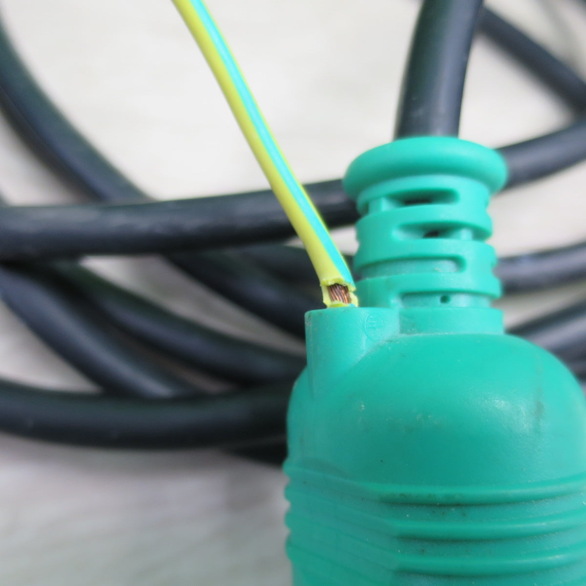 [送料無料] ☆Makita マキタ 集じん機 483 乾湿両用 業務用 無段変速 電動 工具 掃除機 大工 道具 クリーナー DIY☆