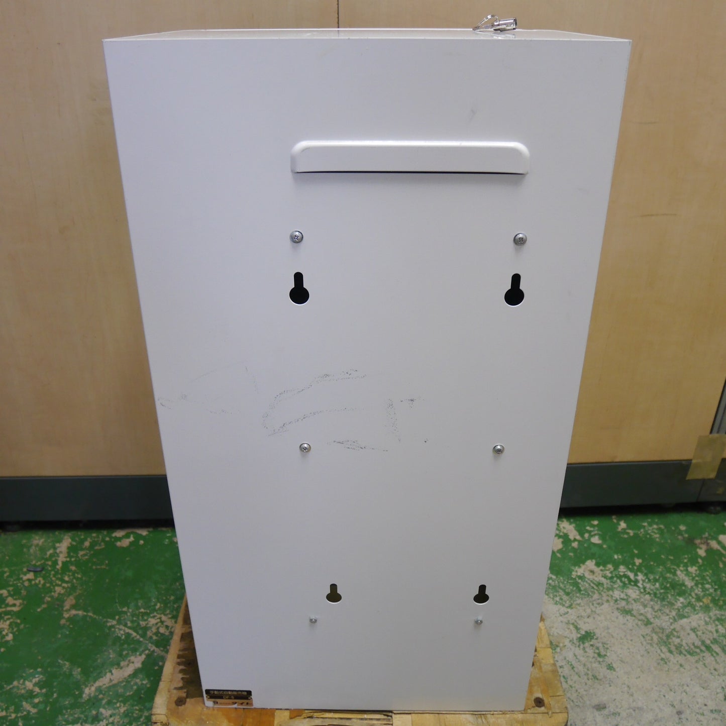 [送料無料] 鍵付き☆Daito ダイト 手動式 自動 販売機 DF-5 トレカ トレーディング カード 自販機 ガチャ 遊戯王 現状品☆