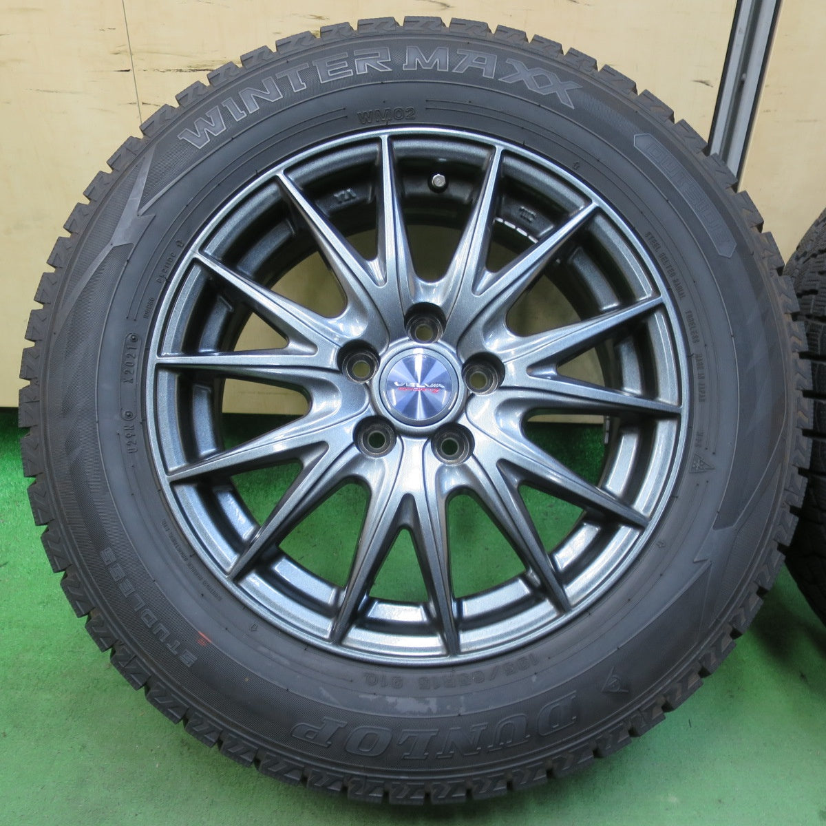 バリ溝！21年！キレイ！9.5分★プリウス 等 195/65R15 スタッドレス ダンロップ ウインターマックス WM02 VELVA SPORTZ ヴェルヴァ 15インチ PCD100/5H★5053105イス