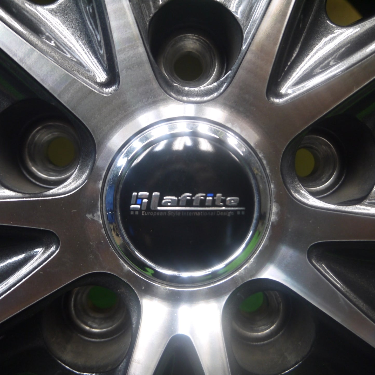 *送料無料* バリ溝！キレイ！9.5分★スタッドレス 215/60R16 ヨコハマ アイスガード iG60 Laffite ラフィット 16インチ PCD114.3/5H★4081906Hス