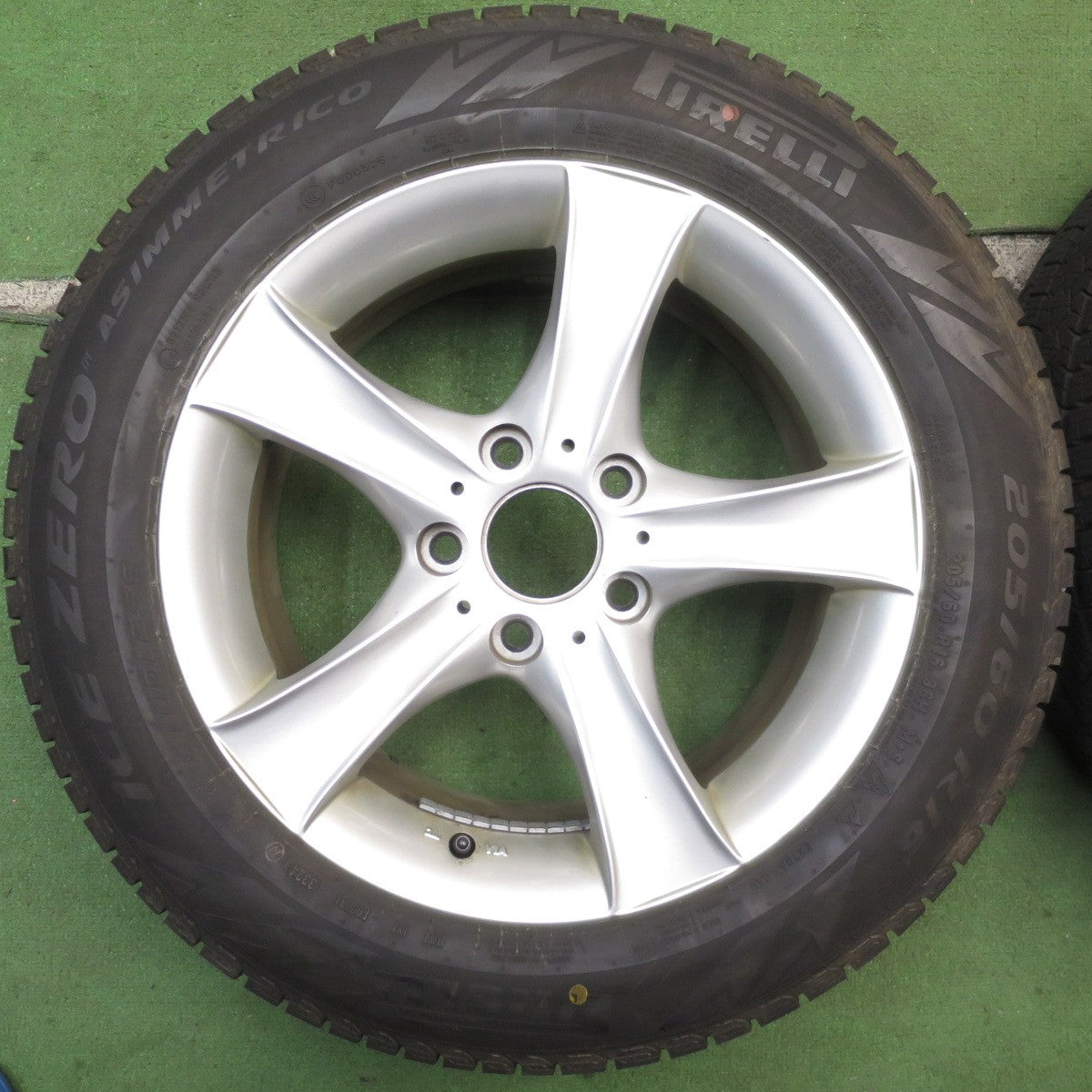 バリ溝！24年！9.5分★BMW 等 AGA TAS 205/60R16 スタッドレス ピレリ アイスゼロ アシンメトリコ 16インチ PCD120/5H★5072703NJス