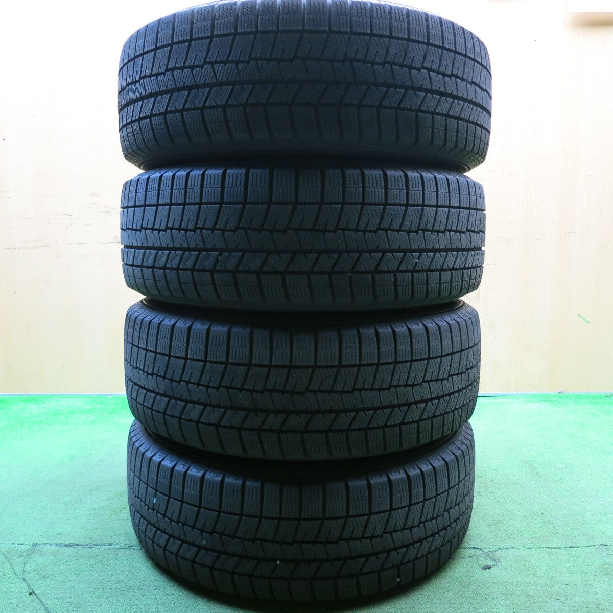 バリ溝！キレイ！8.5分★スタッドレス 205/60R16 ダンロップ ウインターマックス 03 AIRNOVA エアノヴァ 16インチ PCD114.3/5H★5052408HAス