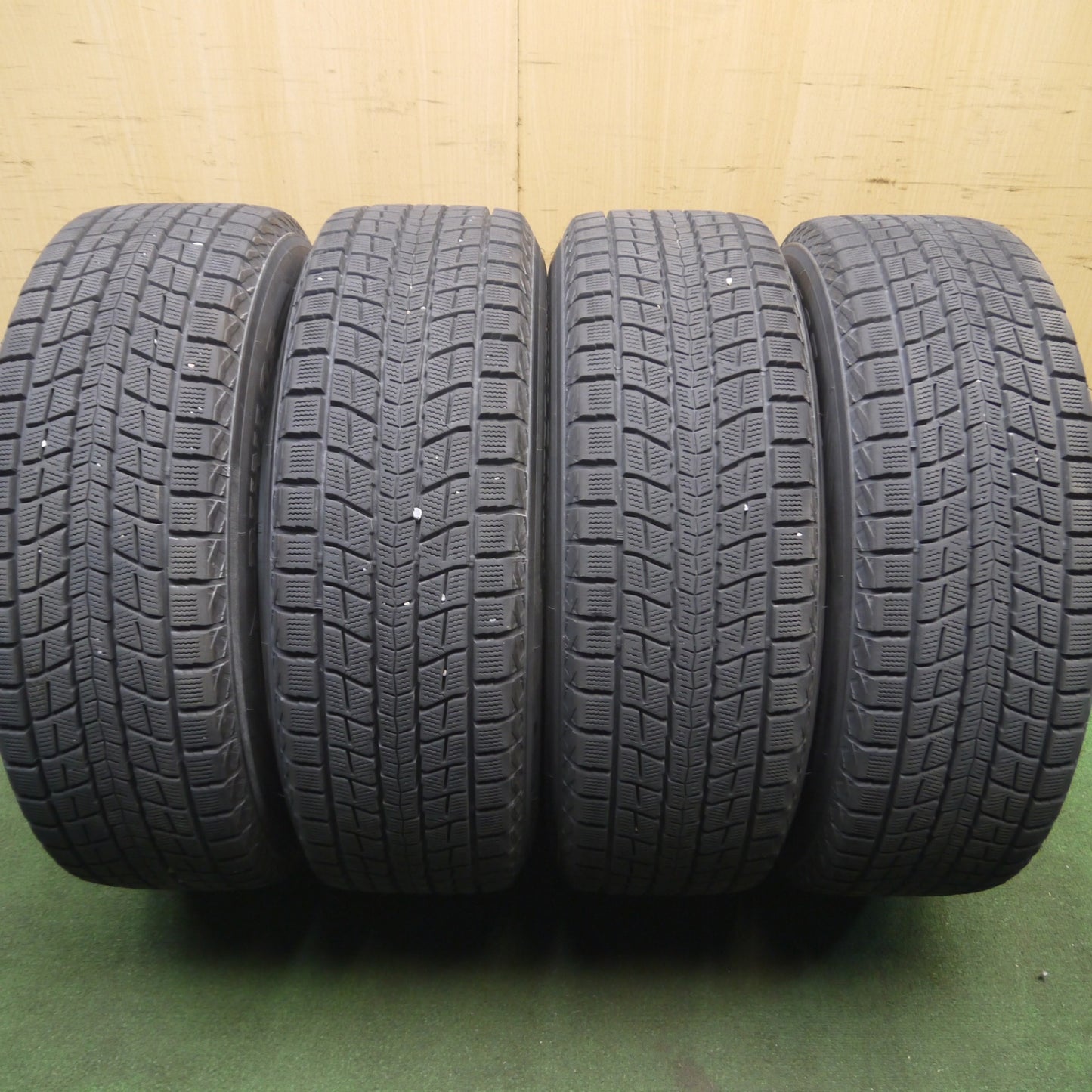 *送料無料* バリ溝！キレイ！9.5分★スタッドレス 225/65R17 ダンロップ ウインターマックス SJ8 VIOLENTO ヴィオレント PCD114.3/5H★4031910Hス