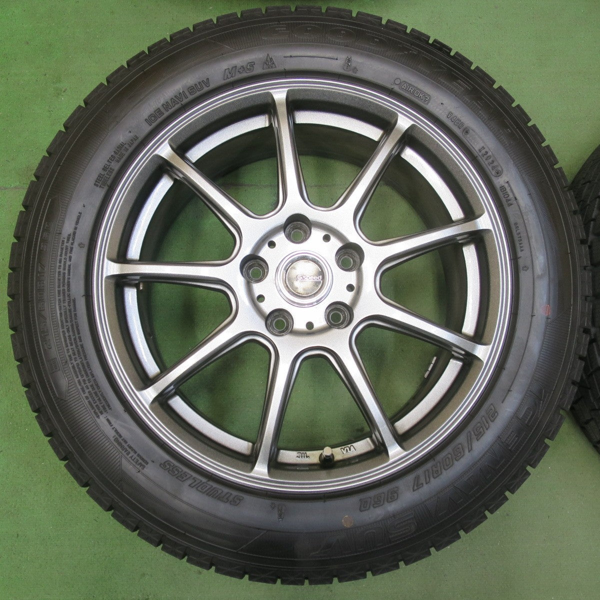 バリ溝！24年！キレイ！ほぼ10分★スタッドレス 215/60R17 グッドイヤー アイスナビ SUV G.Speed Gスピード 17インチ PCD114.3/5H★5111111イス