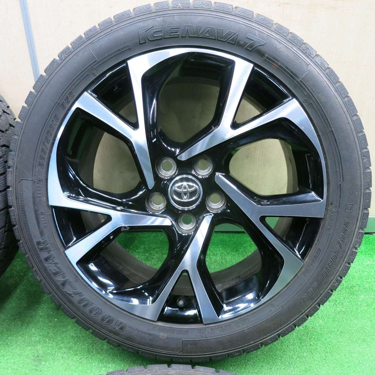 [送料無料] 4本価格★トヨタ C-HR 純正 225/50R18 スタッドレス グッドイヤー アイスナビ7 18インチ CHR PCD114.3/5H★4120505TNス