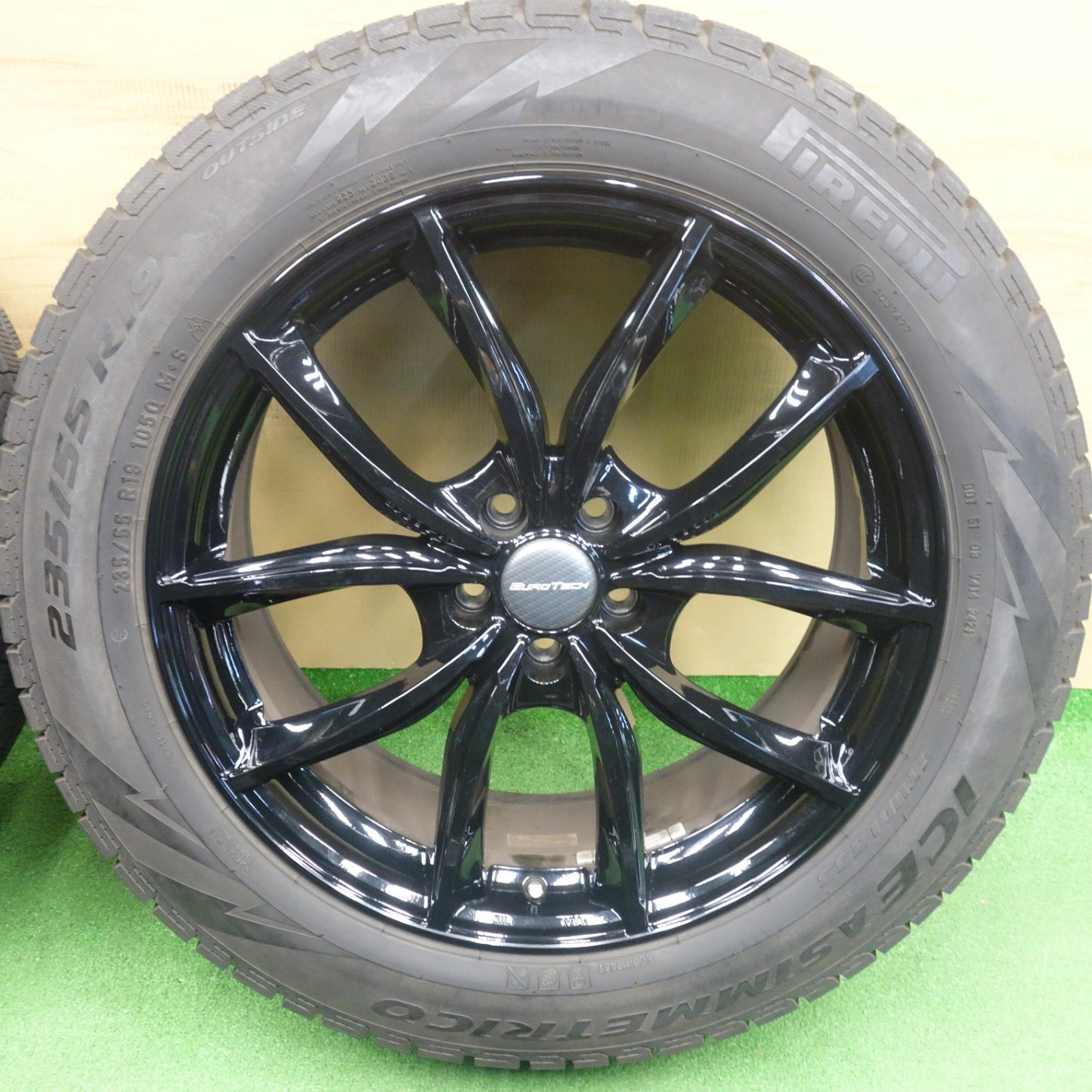バリ溝！キレイ！8.5分◎ボルボ 等 EUROTECH MP-LINE 235/55R19 スタッドレス ピレリ アイスアシンメトリコ ユーロテック MPライン 19インチ PCD108/5H◎6060402KTス