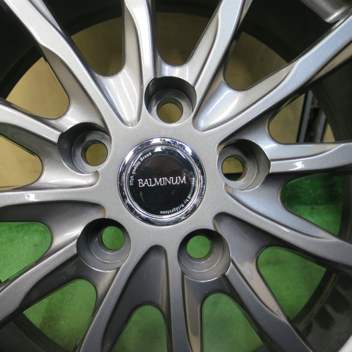 バリ溝！23年！キレイ！8.5分◎スタッドレス 195/60R17 ブリヂストン ブリザック VRX3 BALMINUM AR12 バルミナ 17インチ PCD114.3/5H◎6100504NGス