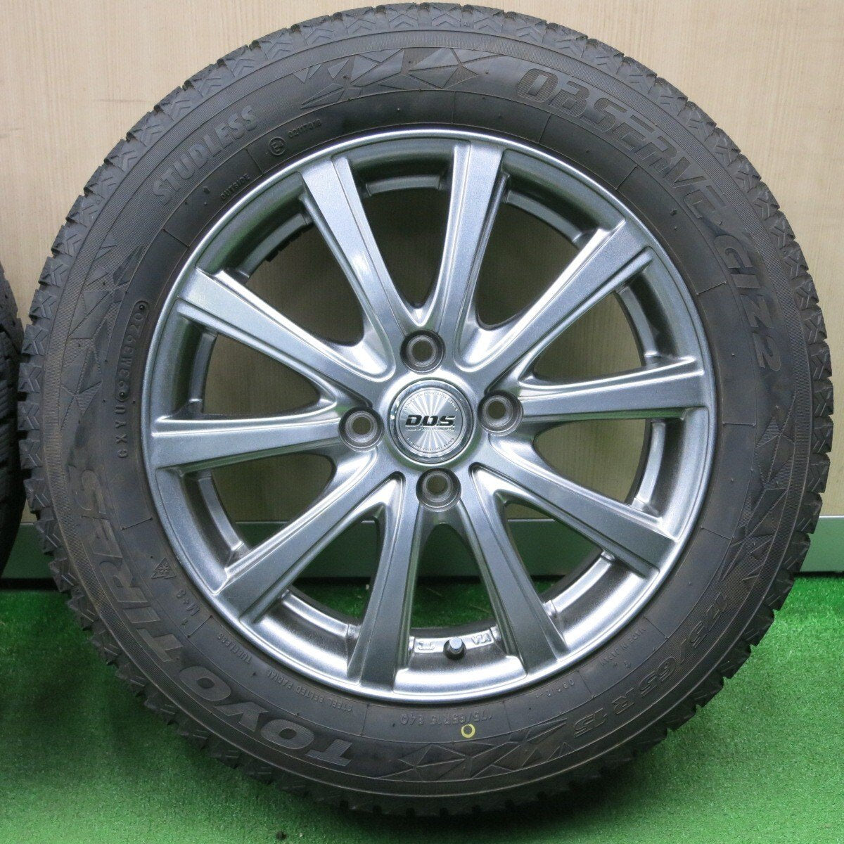 バリ溝！キレイ！8.5分★スタッドレス 175/65R15 トーヨー オブザーブ GIZ2 D.O.S. DOS 15インチ PCD100/4H★5010202NJス