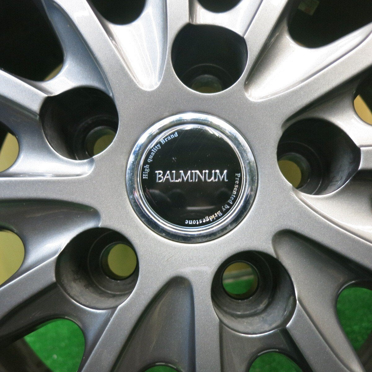 バリ溝！22年！キレイ！9分★スタッドレス 215/65R16 ブリヂストン ブリザック VRX2 BALMINUM バルミナ 16インチ PCD114.3/5H★5031602TNス