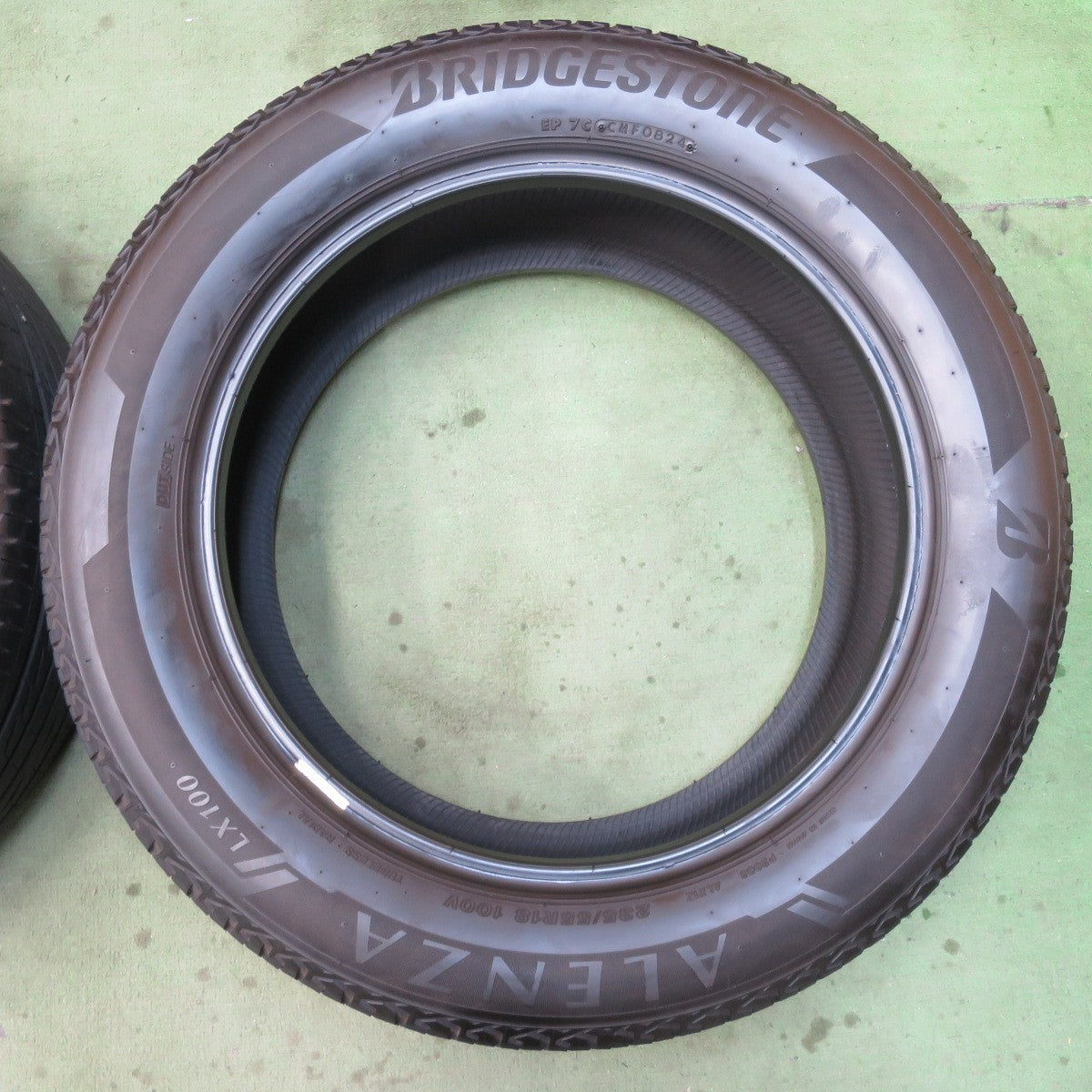 バリ溝！24年！9.5分★235/55R18 ブリヂストン アレンザ LX100 ALENZA タイヤ 18インチ ハリアー RAV4 等★6021101イノタ