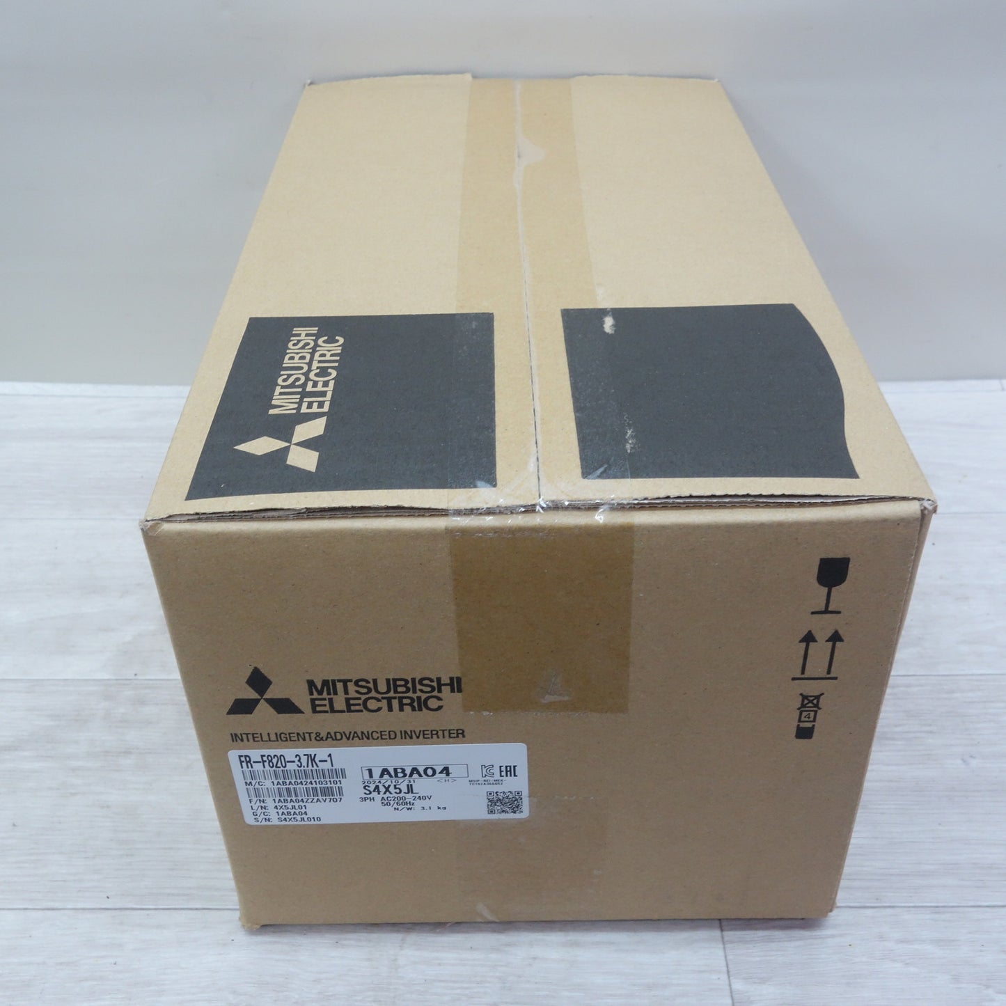 [送料無料] 未使用☆三菱電機 インバータ FR-F820-3.7K-1 2024年製 F800シリーズ 三相 200V 入力 3.7kW ファン・ポンプ用 インバーター 省エネ☆