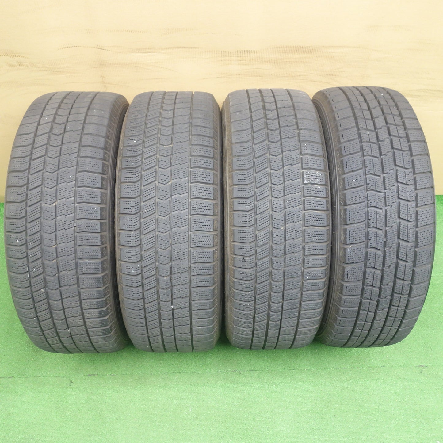 バリ溝！23年！キレイ！9.5分以上★スタッドレス 215/55R17 グッドイヤー アイス ナビ7 ナビ8 VELVA SPORTZ ヴェルヴァ 17インチ PCD114.3/5H★6041503KTス