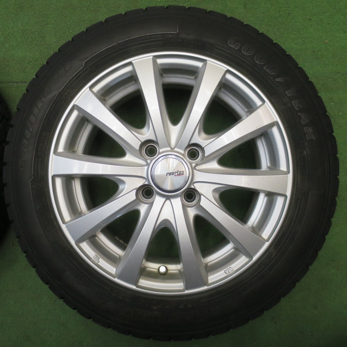 バリ溝！8.5分★スタッドレス 165/65R14 グッドイヤー アイスナビ7 ravrion RS01 ラブリオン 14インチ PCD100/4H★6032901NJス