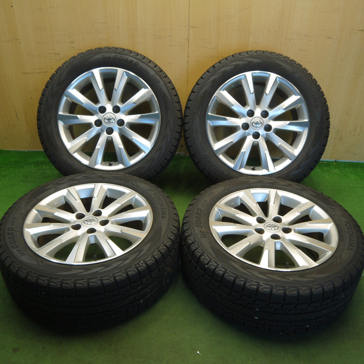 バリ溝！23年！キレイ！9.5分◎トヨタ ヴァンガード 純正 235/55R18 スタッドレス ヨコハマ アイスガード G075 18インチ PCD114.3/5H◎6092501Hス