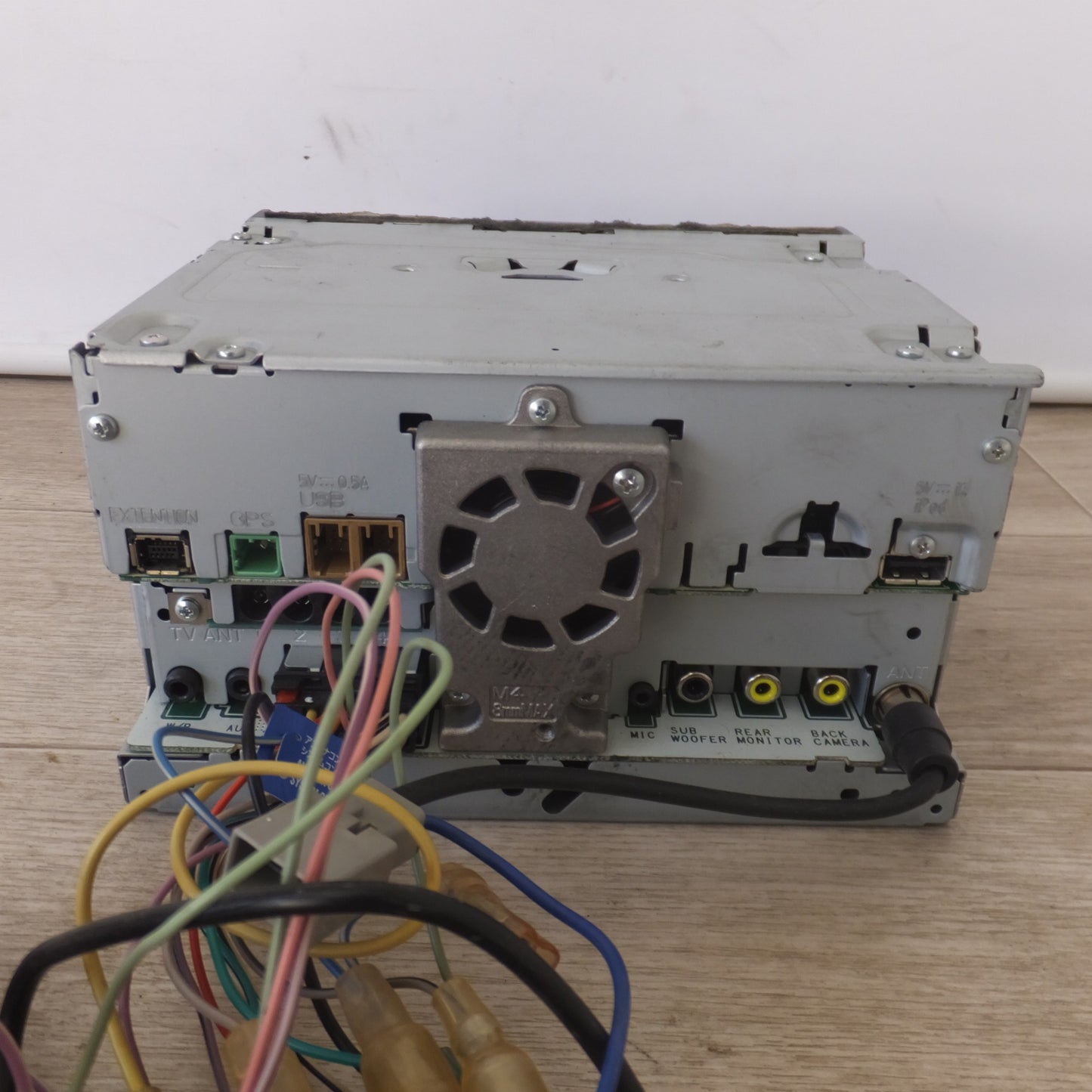 [送料無料] ★カロッツェリア carrozzeria AV一体型メモリーナビゲーション 楽ナビ AVIC-RZ700(6★
