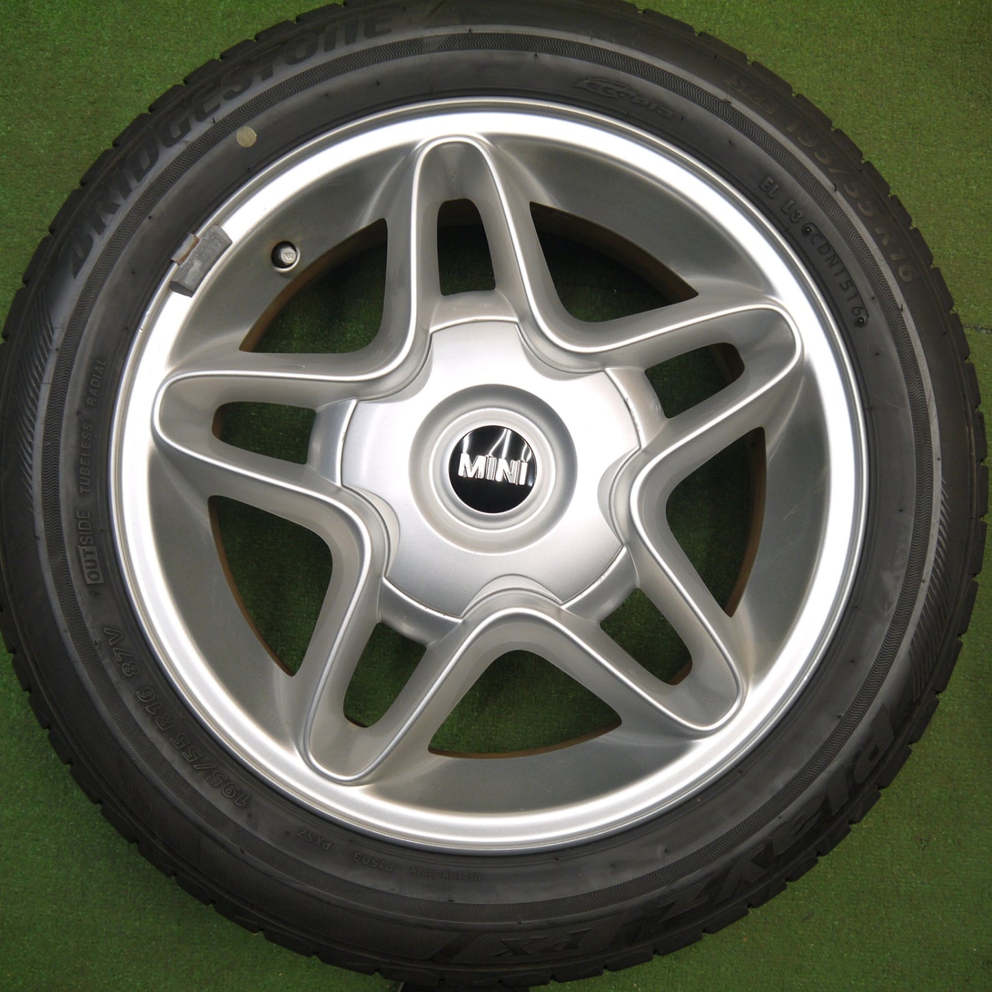 バリ溝！9.5分以上★MINI ミニ クーパー S R55 R56 純正 195/55R16 ブリヂストン プレイズ PX 16インチ PCD100/4H★6012703Hノ