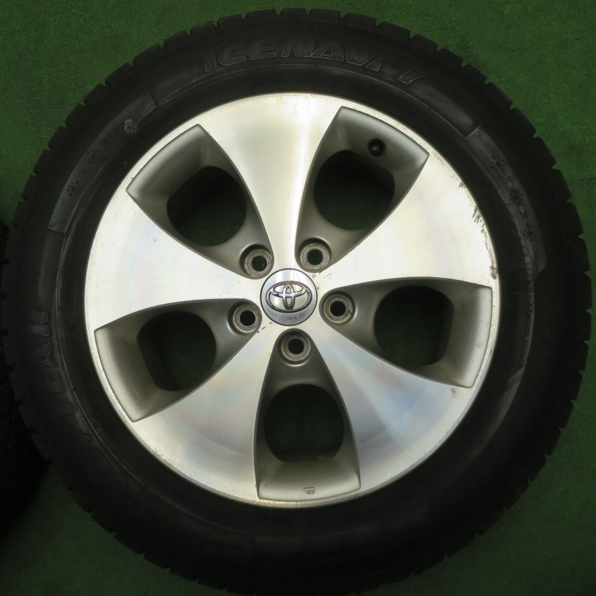 バリ溝！21年！9.5分★トヨタ 10系 アルファード ヴェルファイア 純正 225/60R17 スタッドレス グッドイヤー アイスナビ7 17インチ PCD114.3/5H★5121702NJス