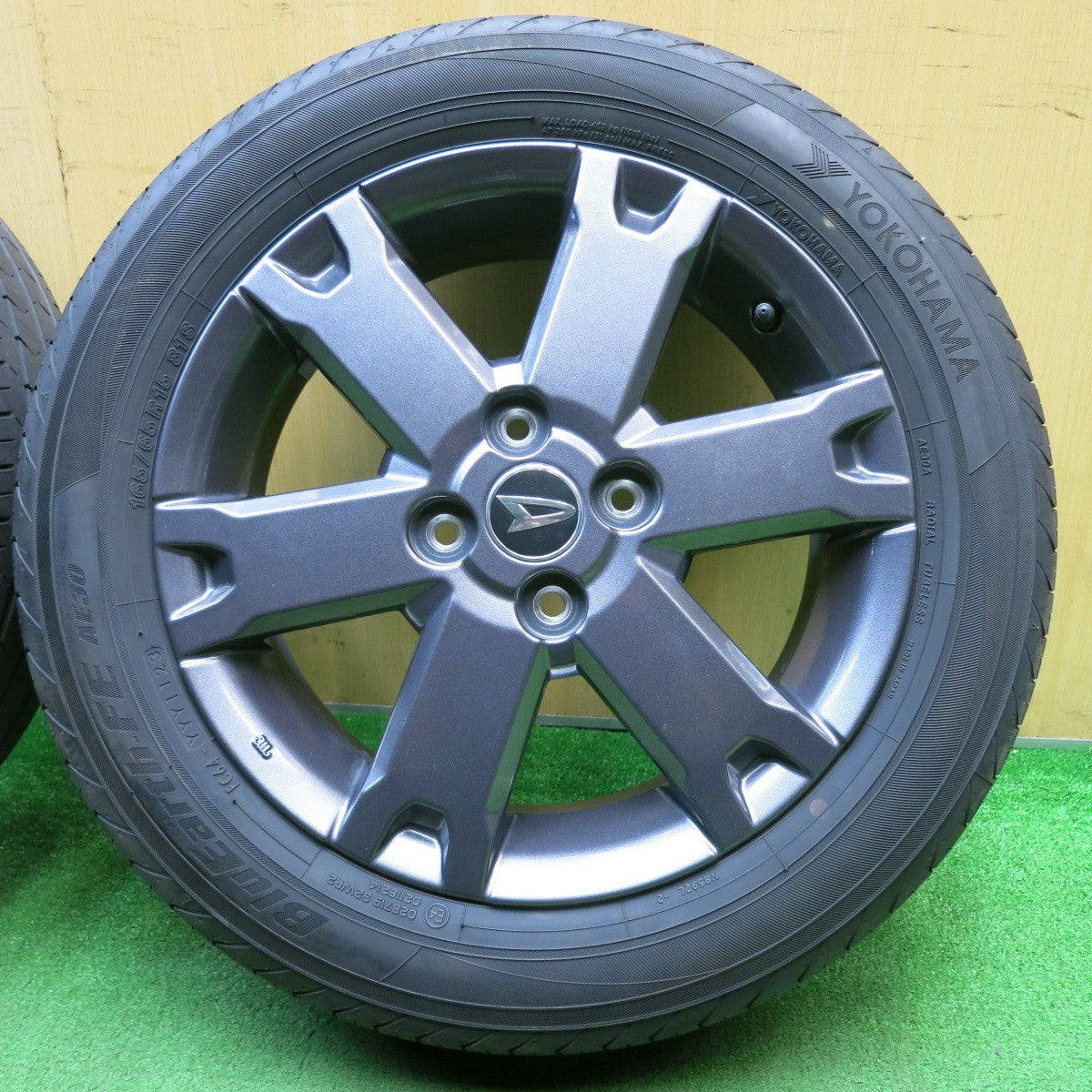 キレイ！23年★ダイハツ タフト 純正 165/65R15 ヨコハマ BluEarth-FE AE30 ブルーアース 15インチ PCD100/4H★5042504NJノ