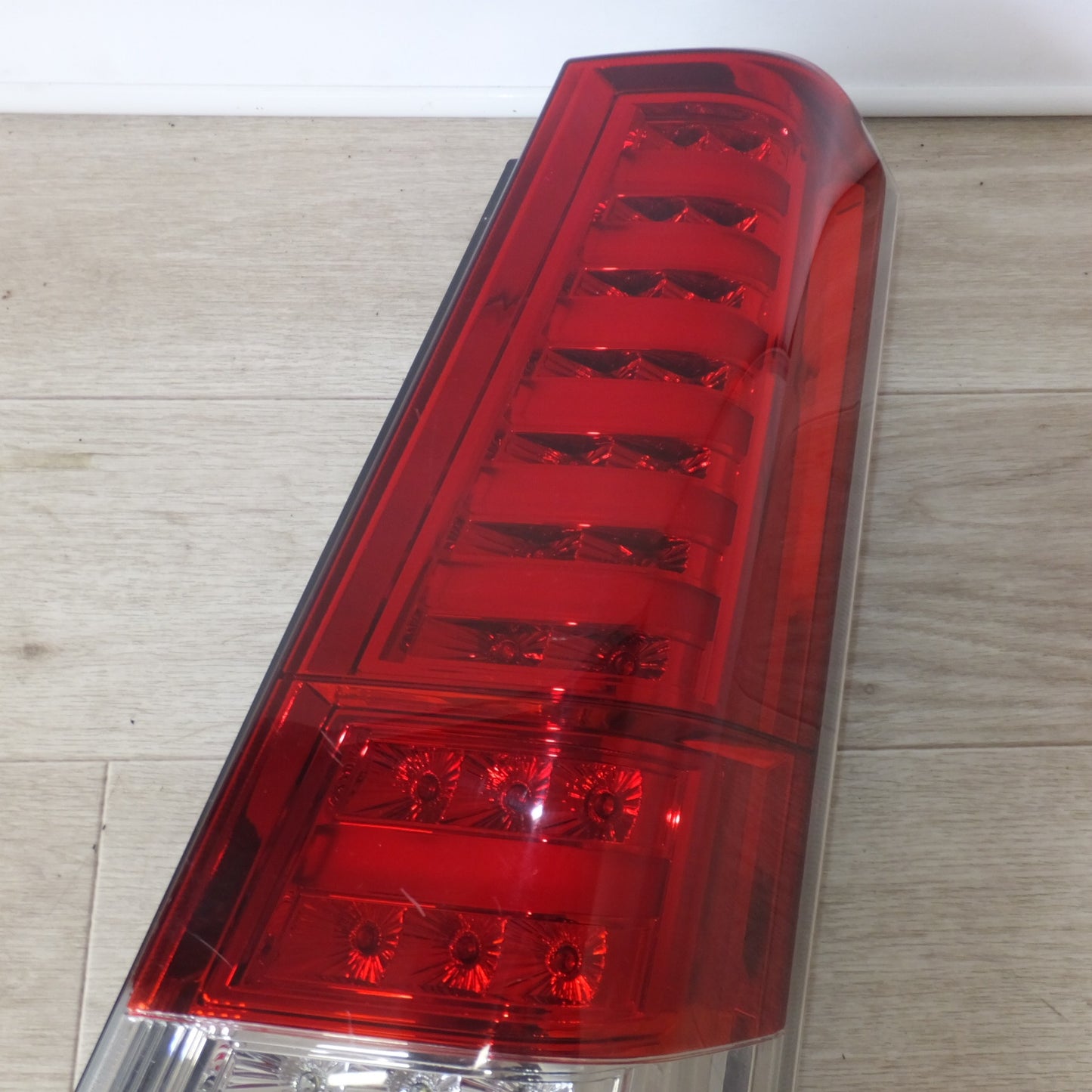 [送料無料] ★JUNYAN スズキ SUZUKI ワゴンR MH23S テールライト LT-HU588 右★