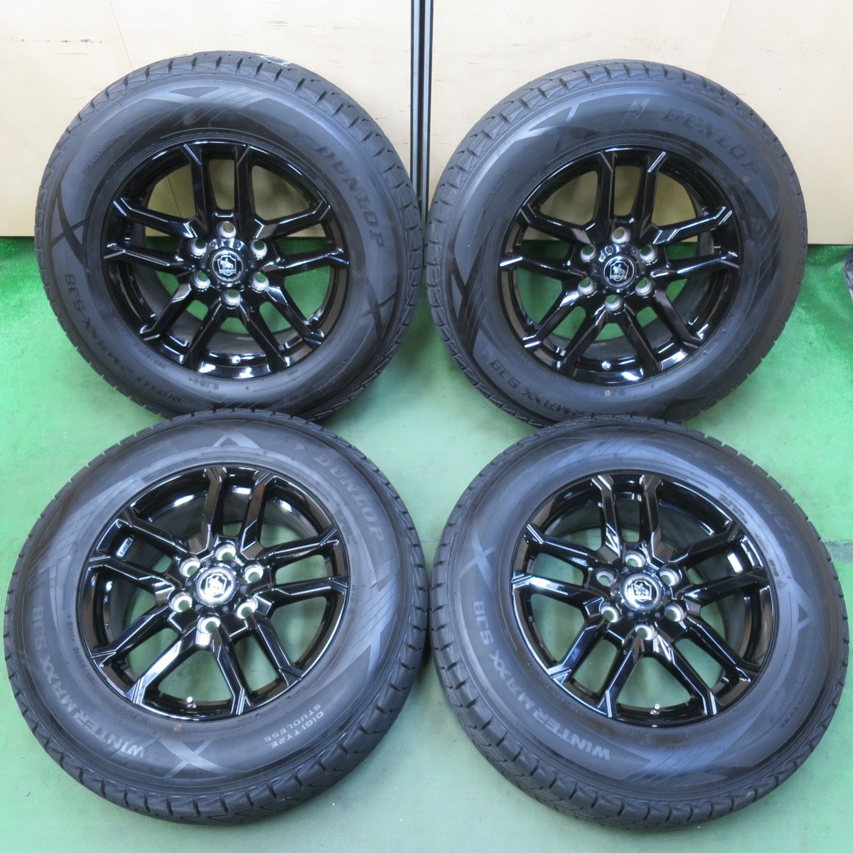 バリ溝！23年！キレイ！9.5分★スタッドレス 265/65R18 ダンロップ ウインターマックス SJ8+ BAREROCK BISON ベアロック バイソン 18インチ PCD139.7/6H★5110305イス