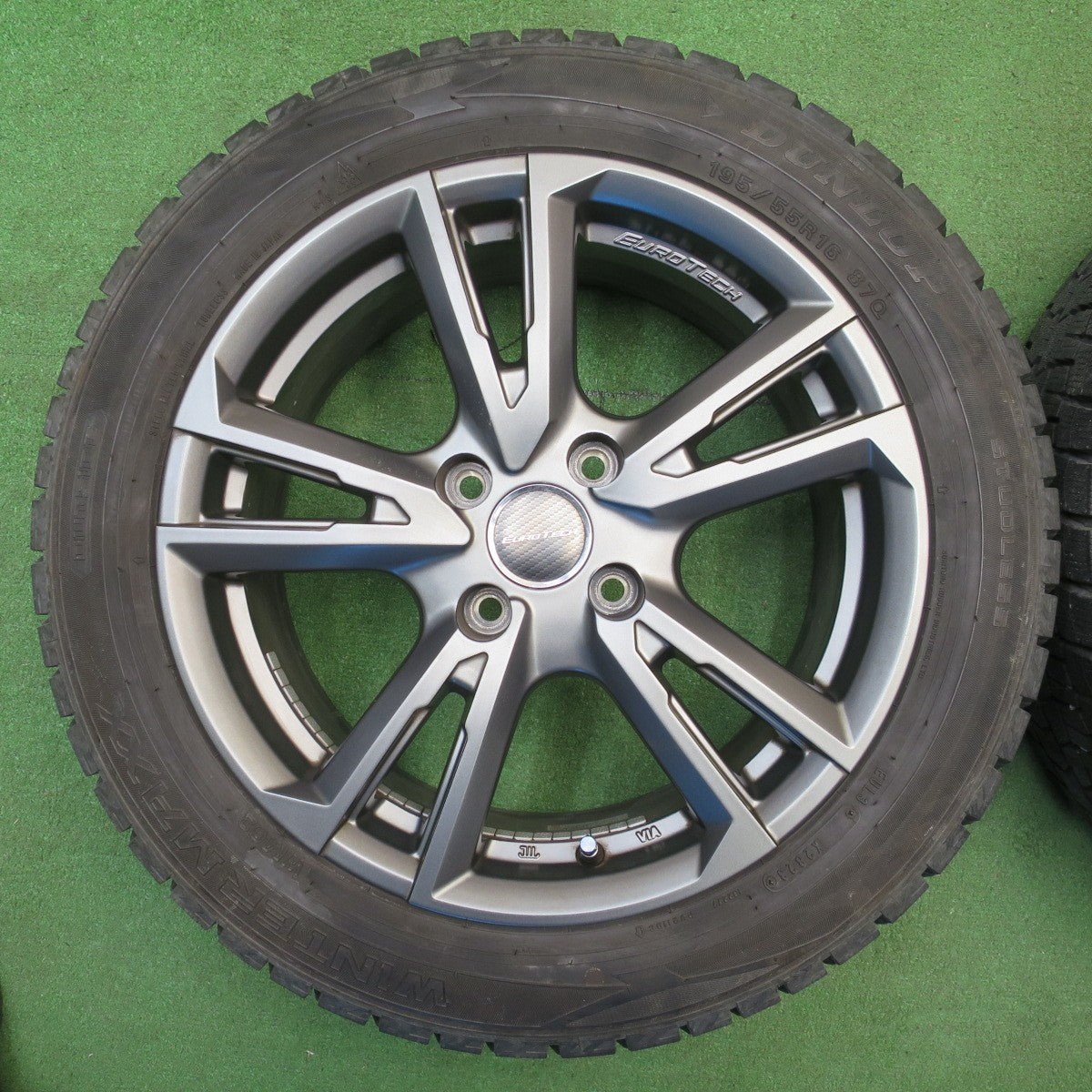 バリ溝！23年！キレイ！9.5分以上★プジョー 208 EUROTECH GAYA SOLI 195/55R16 スタッドレス ダンロップ ウインターマックス WM02 ユーロテック ガヤ ソリ 16インチ PCD108/4H★6020504NJス