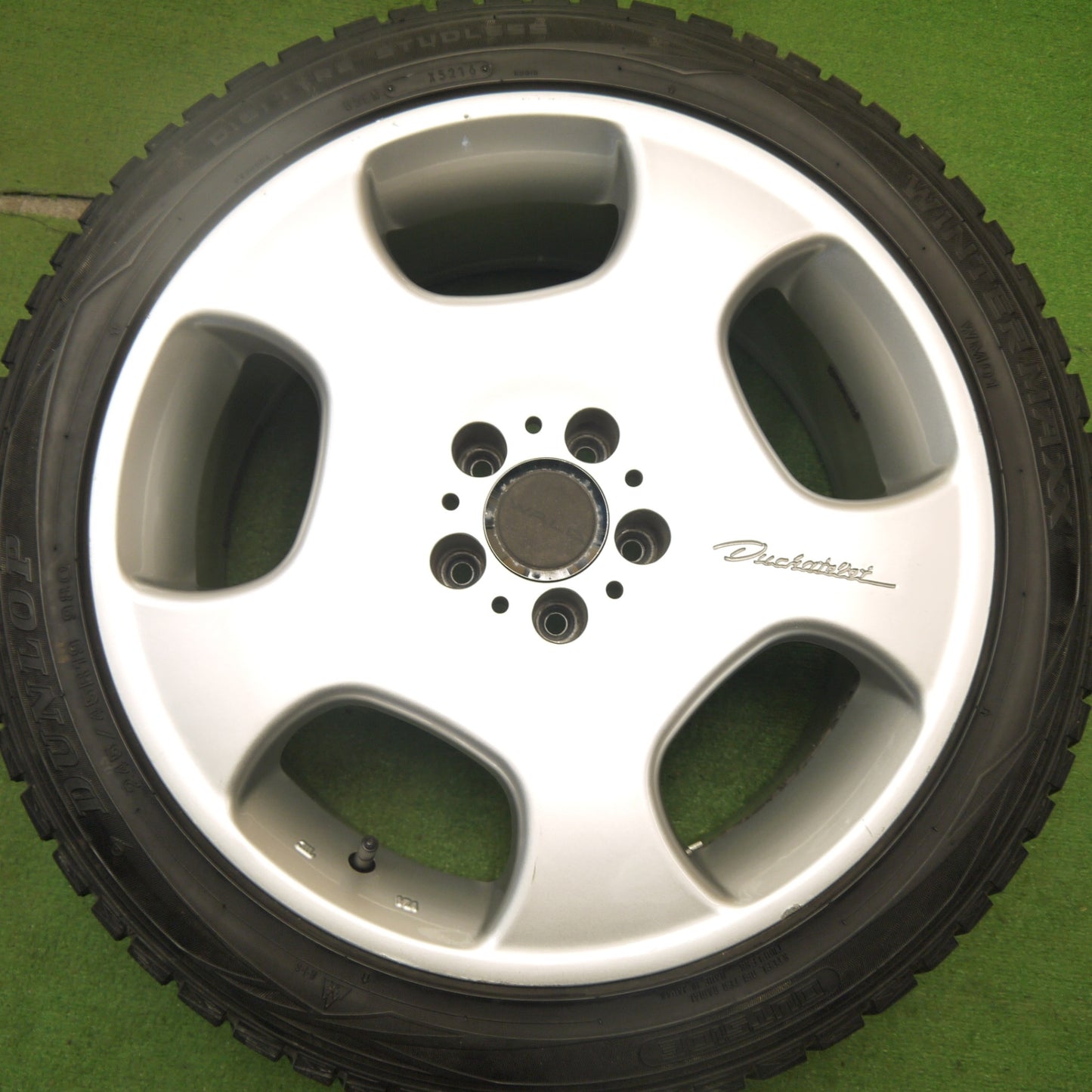 バリ溝！8.5分★スタッドレス WALD ドゥシャトレ 245/45R19 ダンロップ ウインターマックス WM01 D22-C ヴァルド 19インチ PCD114.3/5H★5041107Hス