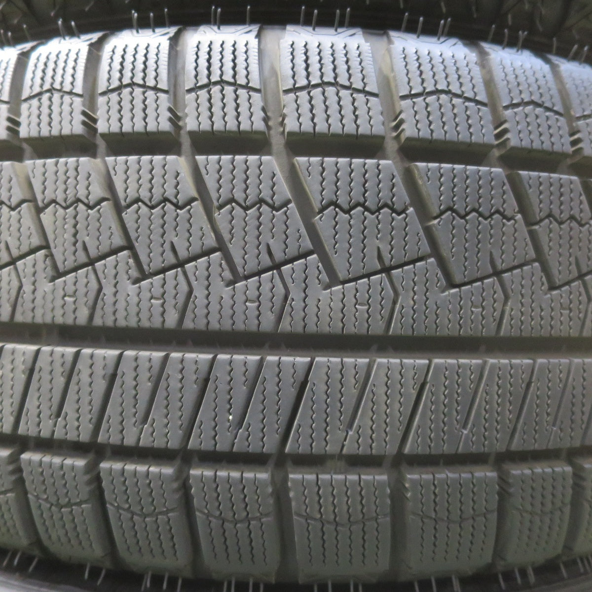 バリ溝！24年！9.5分★スタッドレス 225/45R18 ネクセン ウィンガード アイス2 BADX D.O.S. TURBINE Ⅱ DOS 18インチ PCD114.3/5H★6051303イス