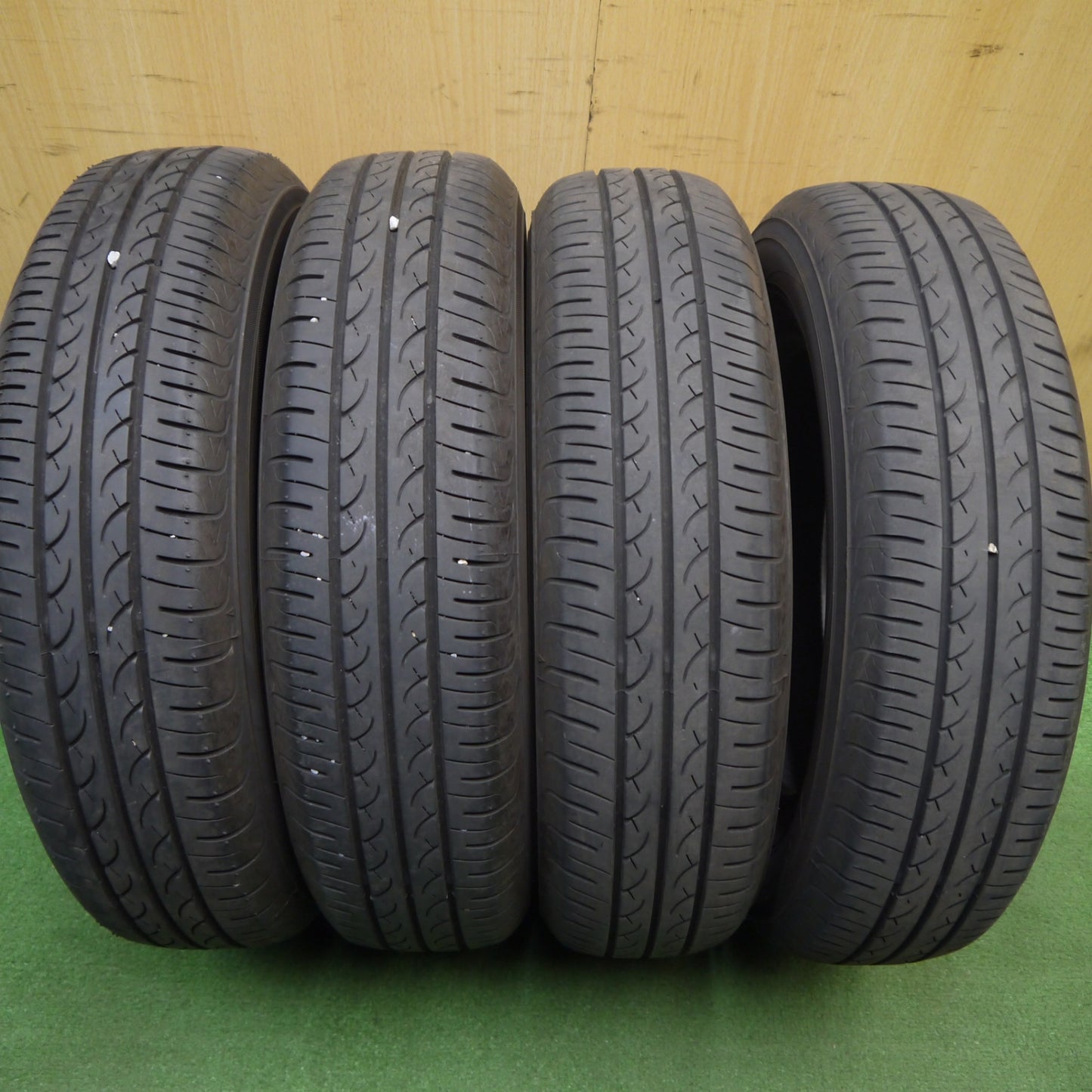バリ溝！24年！9分★145/80R13 ヨコハマ ブルーアース AE01 BluEarth 13インチ タイヤ N-BOX タント ムーヴ ワゴンR ウェイク デイズ ムーブ 等★6033104Hノタ