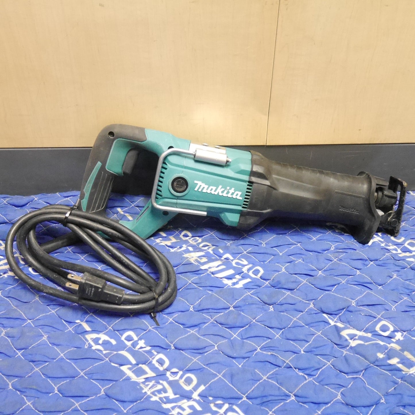 [送料無料] ☆マキタ レシプロソー JR3051T 電動 工具 切断機 セーバーソー セーバソー 電気 のこぎり ノコギリ コード式 makita 100V☆