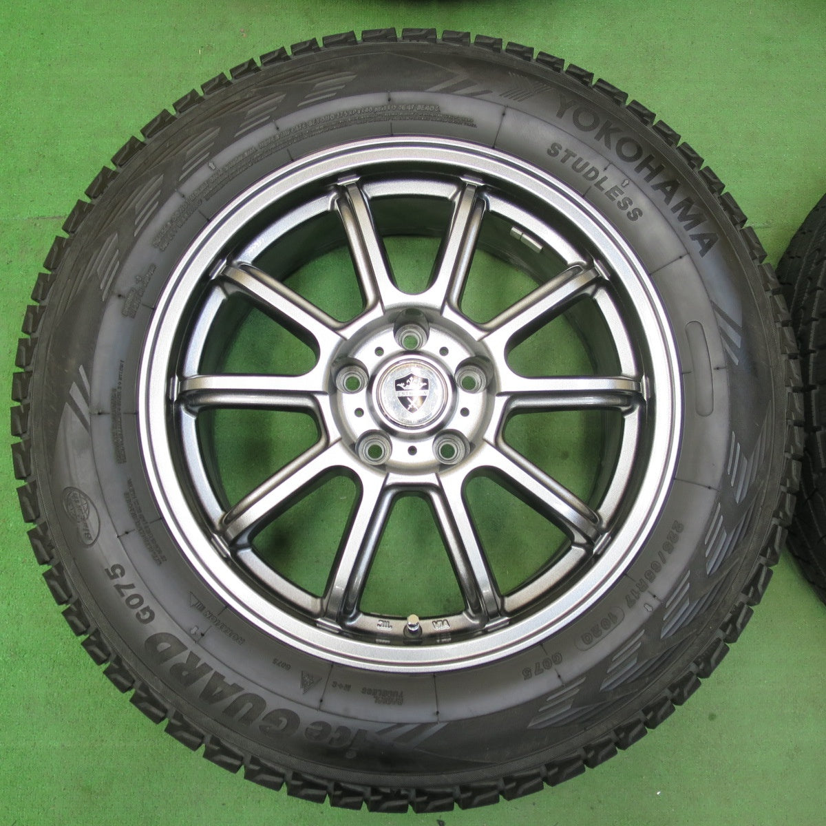 [送料無料] バリ溝！キレイ！9.5分★スタッドレス 225/65R17 ヨコハマ アイスガード G075 ESTROSA エステローザ 17インチ PCD114.3/5H★4120501イス