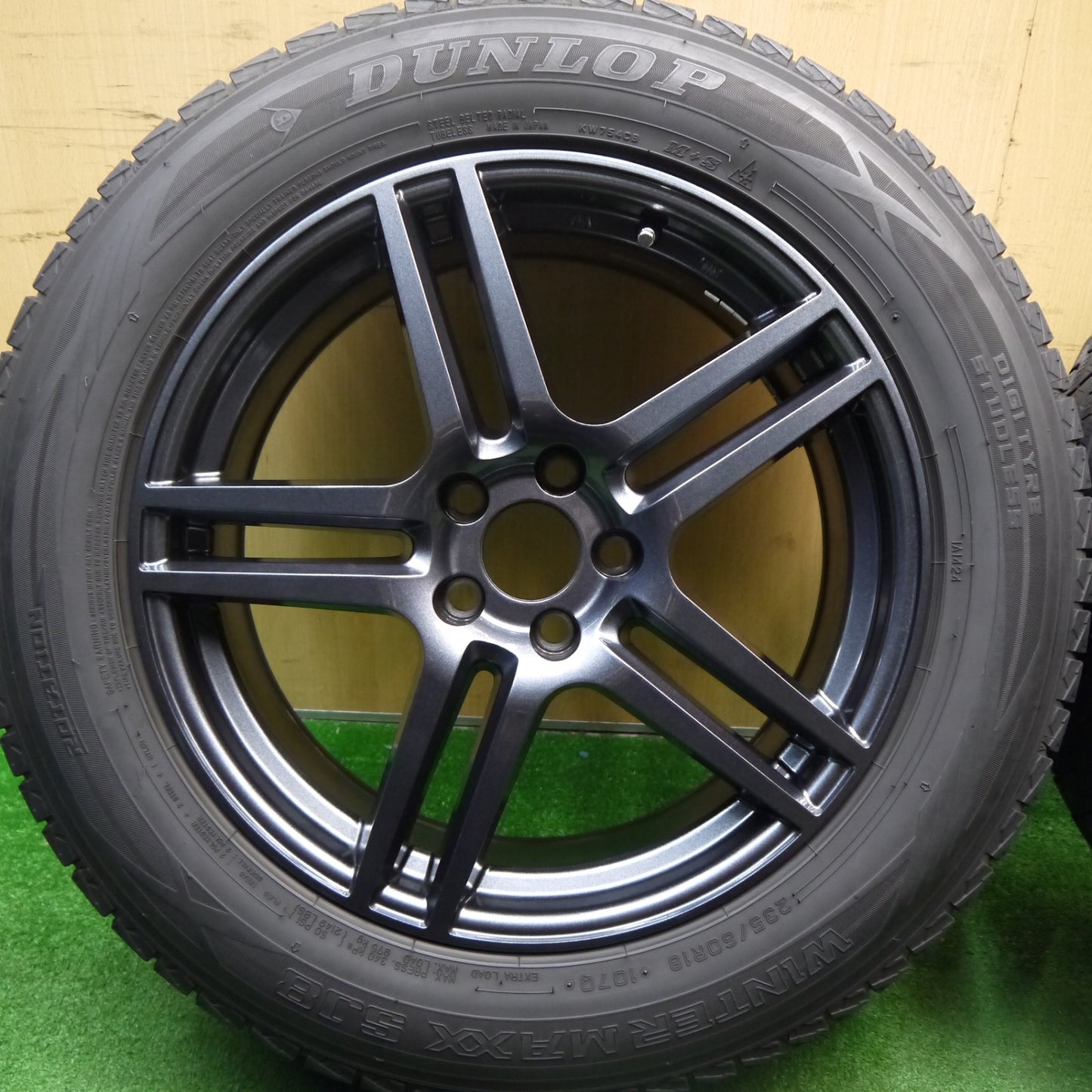 [送料無料] バリ溝！キレイ！9.5分★ボルボ 等 Euro design 235/60R18 スタッドレス ダンロップ ウインターマックス SJ8 ユーロデザイン 18インチ PCD108/5H★5040109Hス