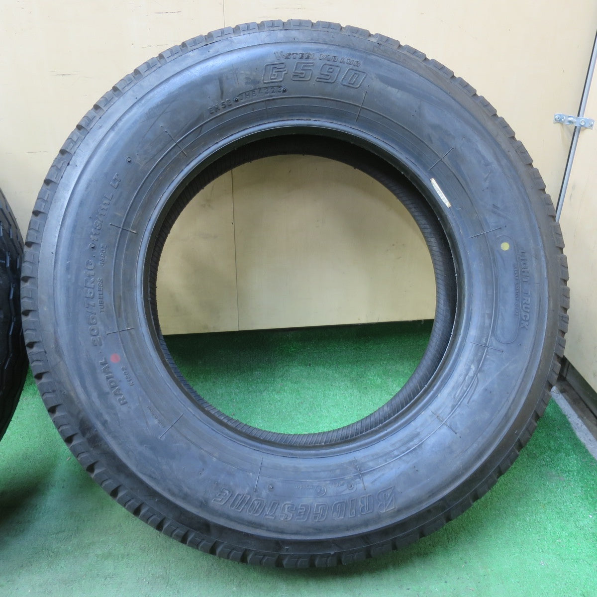 ほぼ未使用！23年！6本★トラック タイヤ 205/75R16 113/111L ブリヂストン G590 16インチ★6021710イノタ