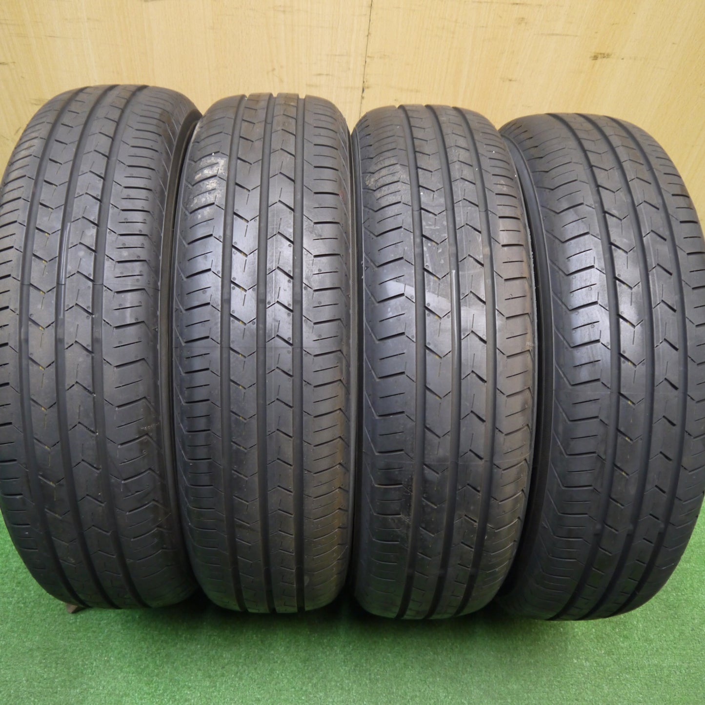 新車外し！25年★165/65R15 ヨコハマ BluEarth-FE AE30 ブルーアース タイヤ 15インチ タフト デリカ D:2 ソリオ 等★5120502Hノタ