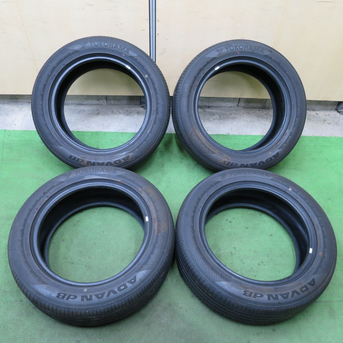 新車外し！25年★205/55R16 ヨコハマ アドバン dB V553 タイヤ 16インチ ボルボ 850 V70 等★6030302NGノタ