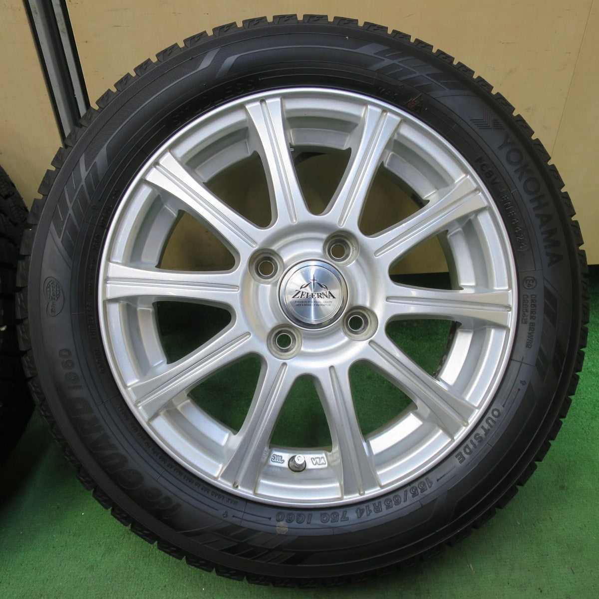 バリ溝！24年！ほぼ10分★スタッドレス 155/65R14 ヨコハマ アイスガード iG60 ZELERNA 14インチ PCD100/4H★5090905イス