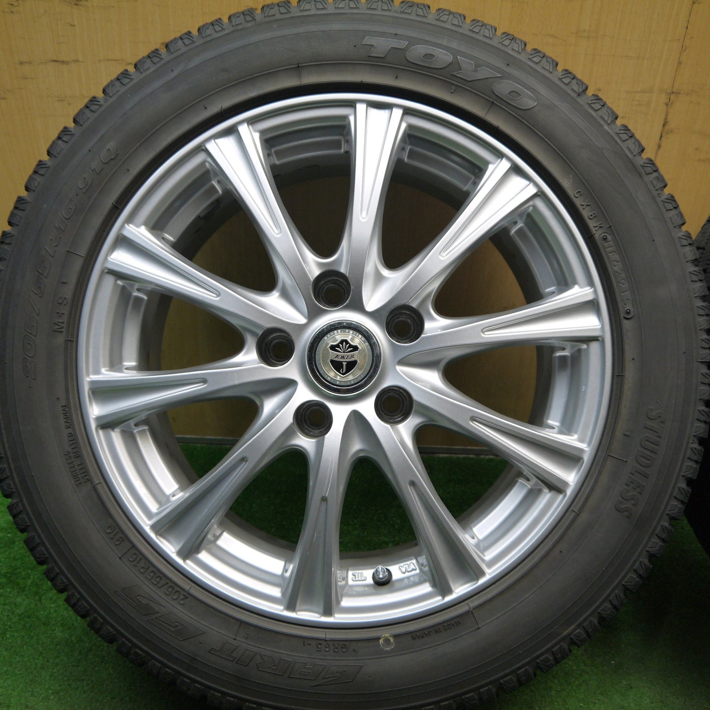 バリ溝！キレイ！9.5分★スタッドレス 205/55R16 トーヨー ガリット G5 JOKER ジョーカー 16インチ PCD114.3/5H★5053008Hス