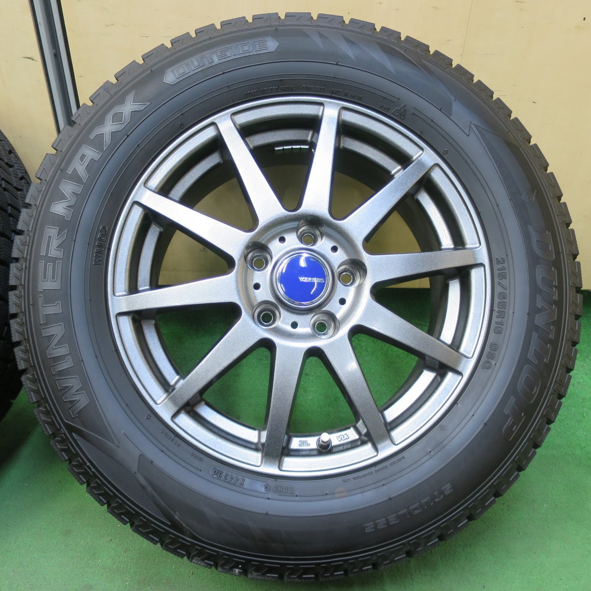 バリ溝！22年！キレイ！9.5分★スタッドレス 215/65R16 ダンロップ ウインターマックス WM02 WINNERS ウィナーズ 16インチ PCD114.3/5H★5071606イス