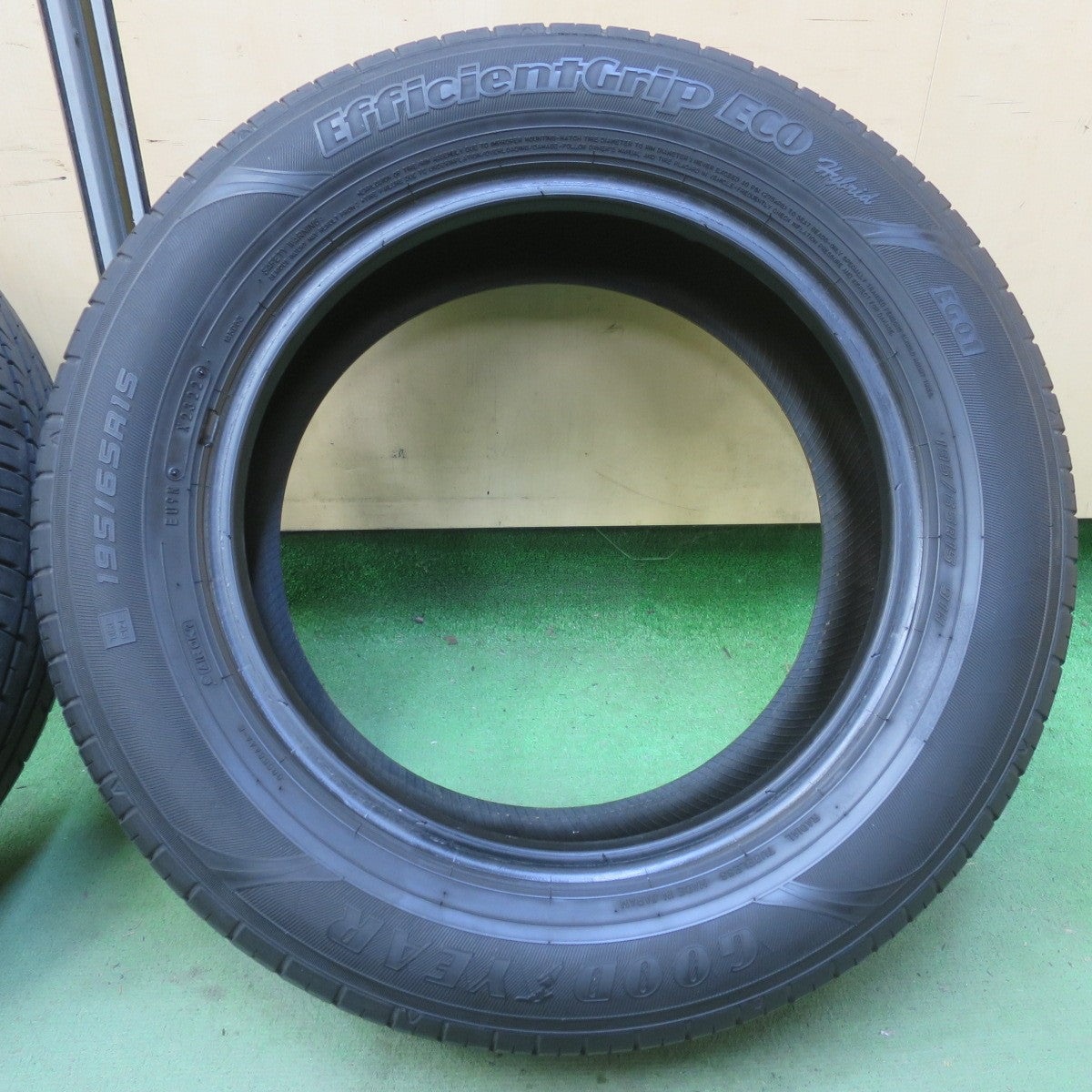 2本価格！22年◎195/65R15 グッドイヤー EfficientGrip ECO hybrid EG01 タイヤ 15インチ ノア ヴォクシー ステップワゴン 等◎6092513イノタ