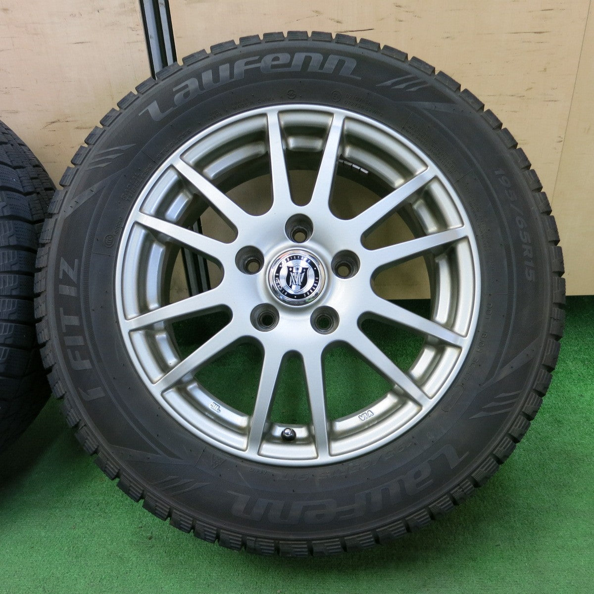 *送料無料* バリ溝！21年！キレイ！8.5分★スタッドレス 195/65R15 ラウフェン I FIT IZ NIRVANA NV ニルバーナ 15インチ PCD114.3/5H★4061005ナス