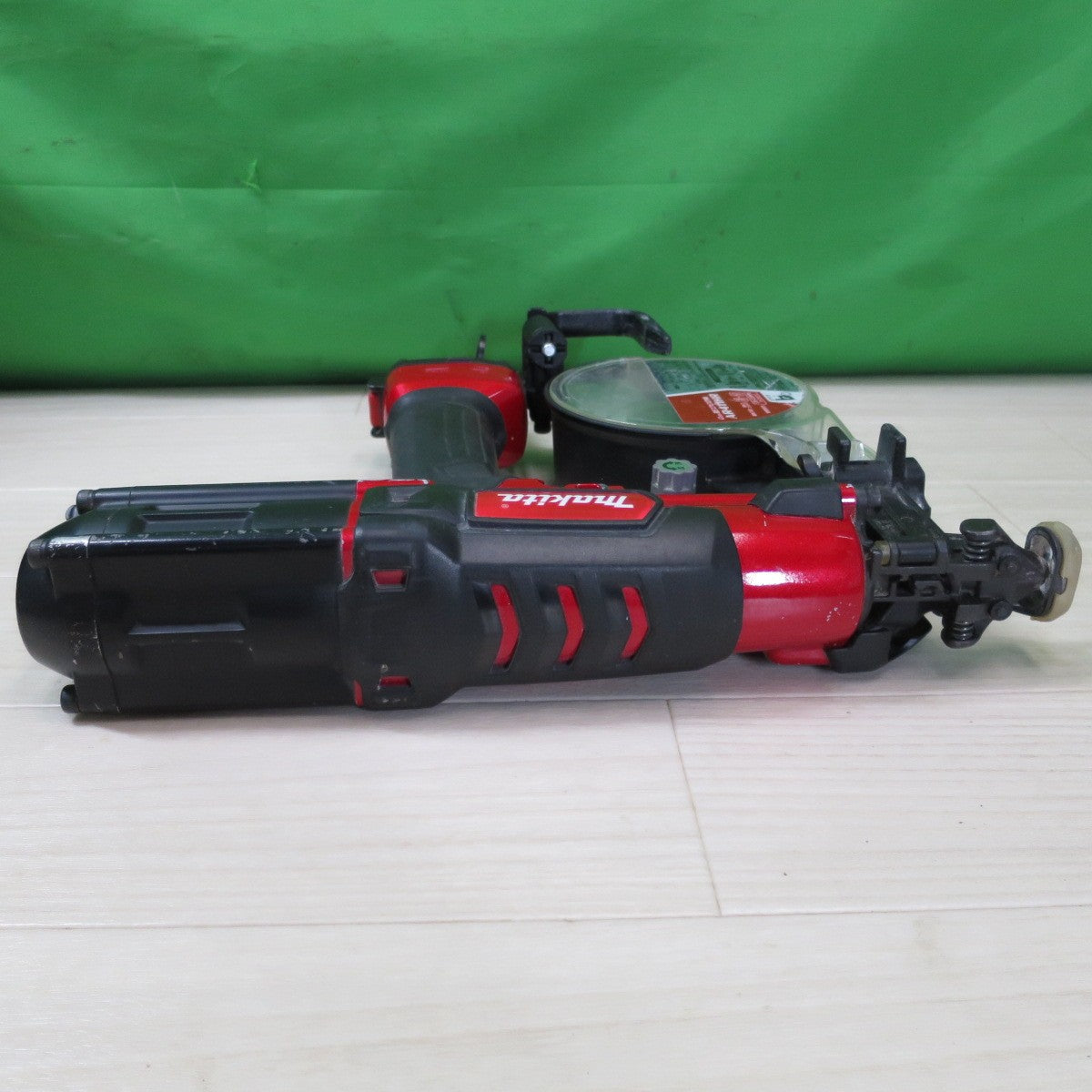 [送料無料] キレイ☆マキタ 41mm 高圧 エア ビス打ち機 AR411HR 赤 ケース付き エア 工具☆